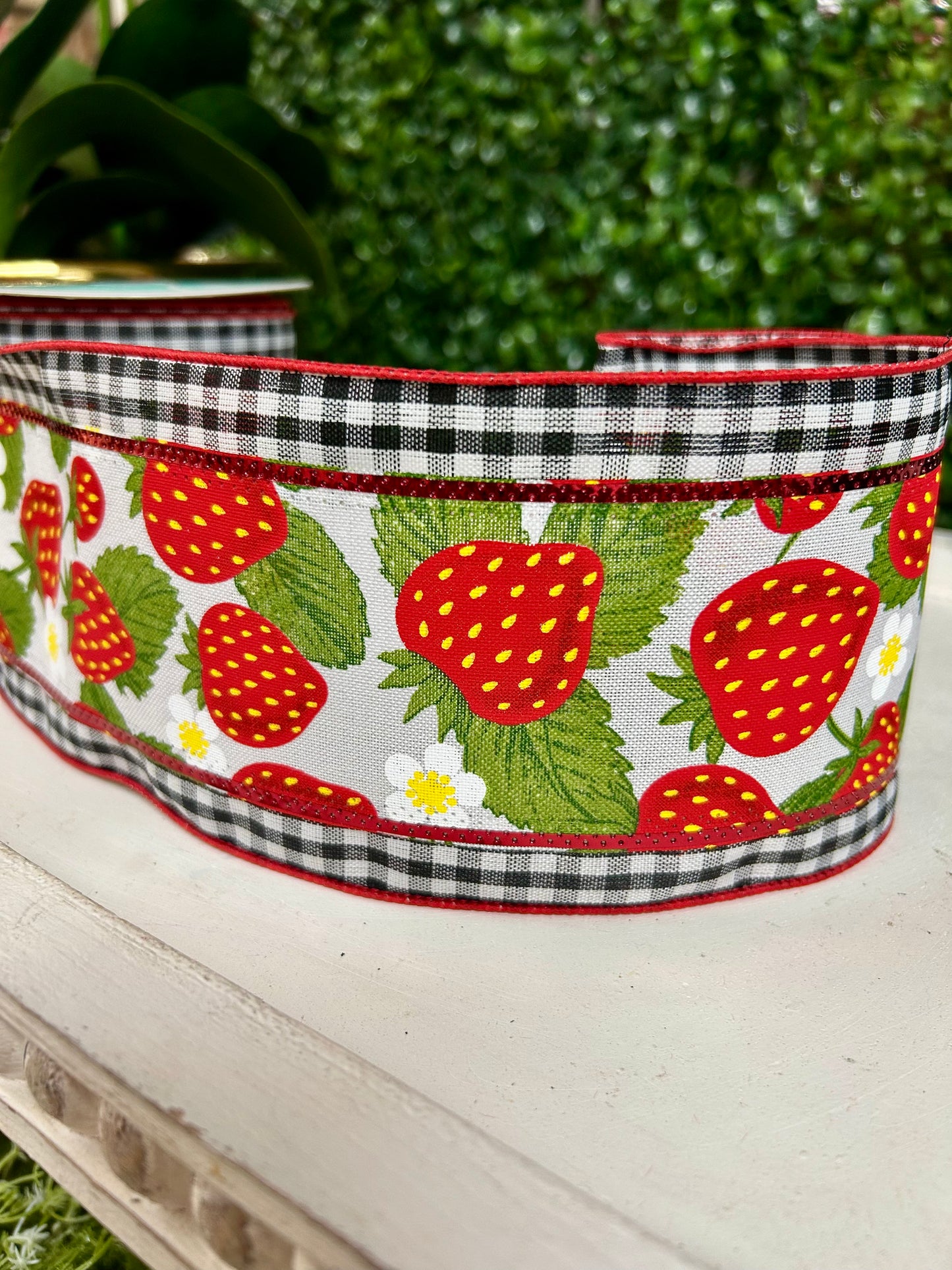 4 Inch By 10 Yard Strawberry Check Ribbon