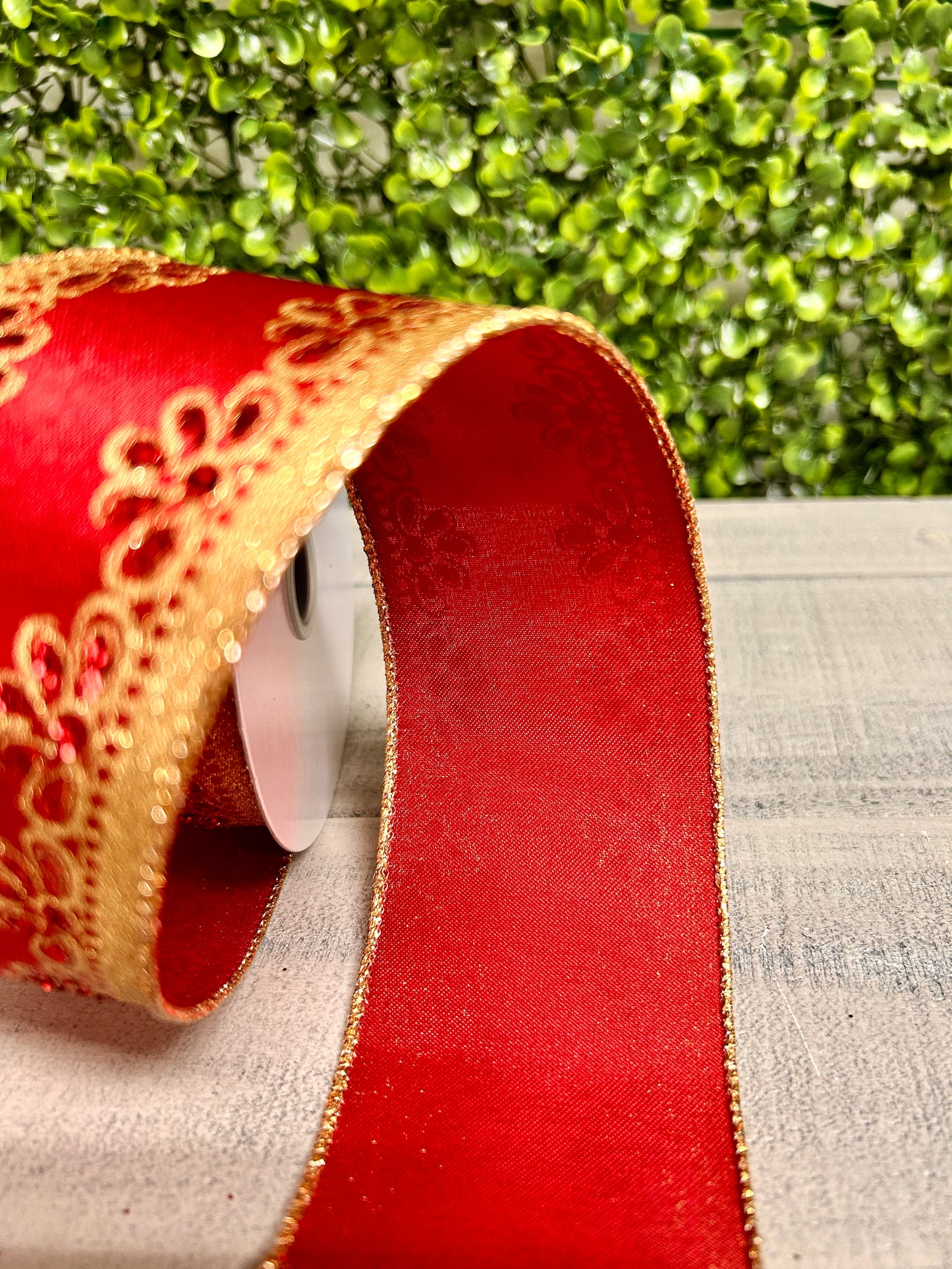 2.5 Inch By 10 Yard Red And Gold Lux Scallop Trim Ribbon
