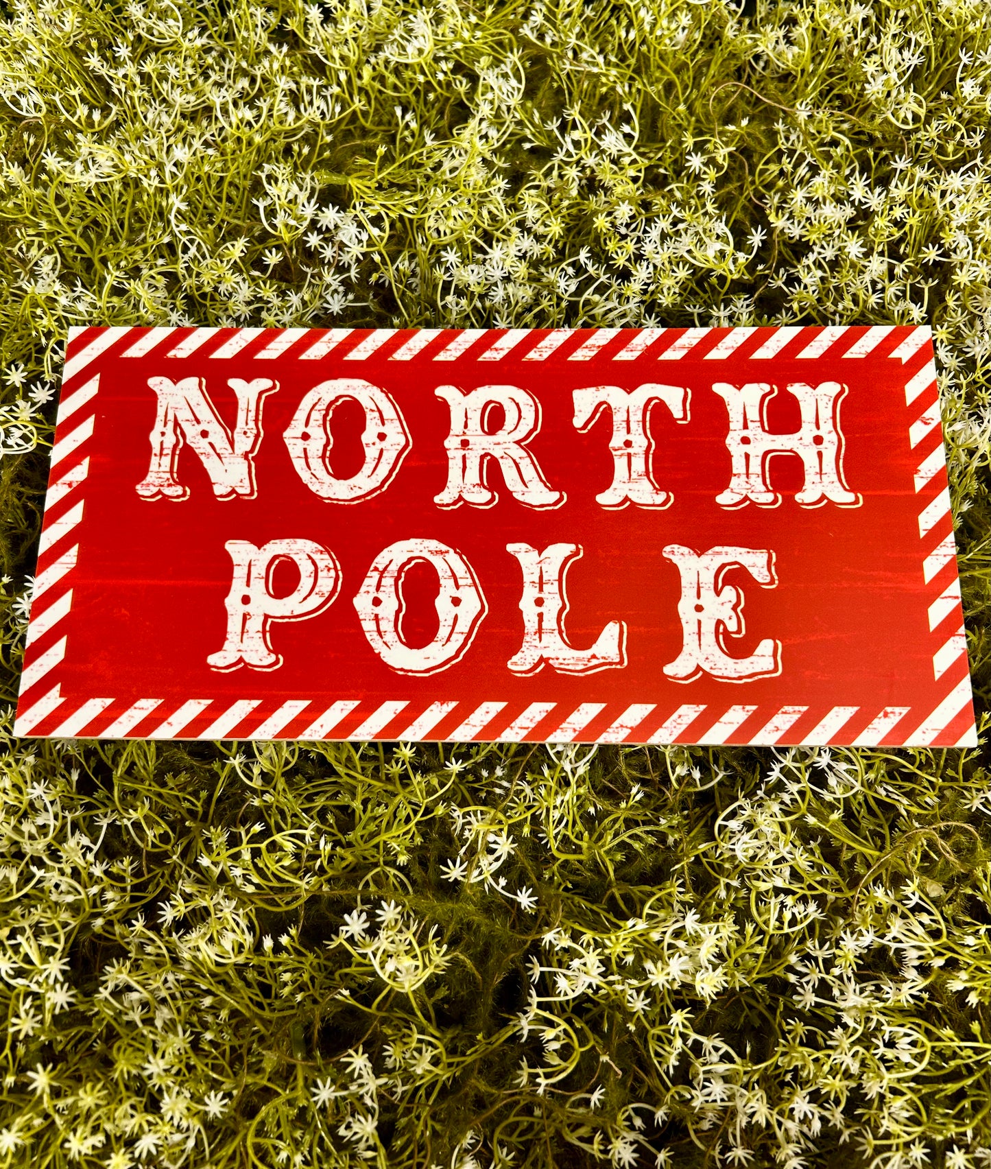 12.5 Inch Red And White North Pole Sign