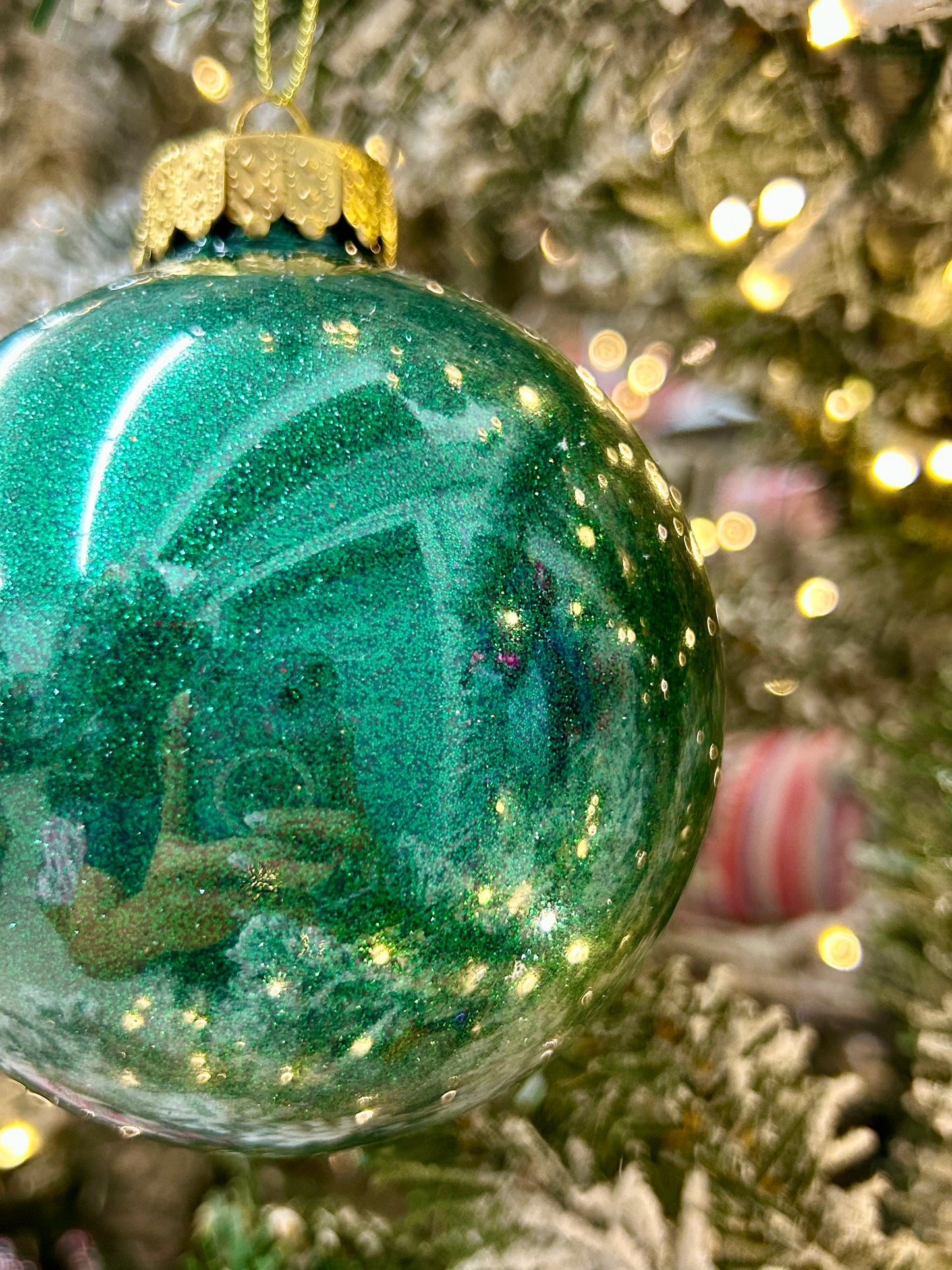 4 Inch Emerald Green Lacquer Look Glitter Ball Ornament