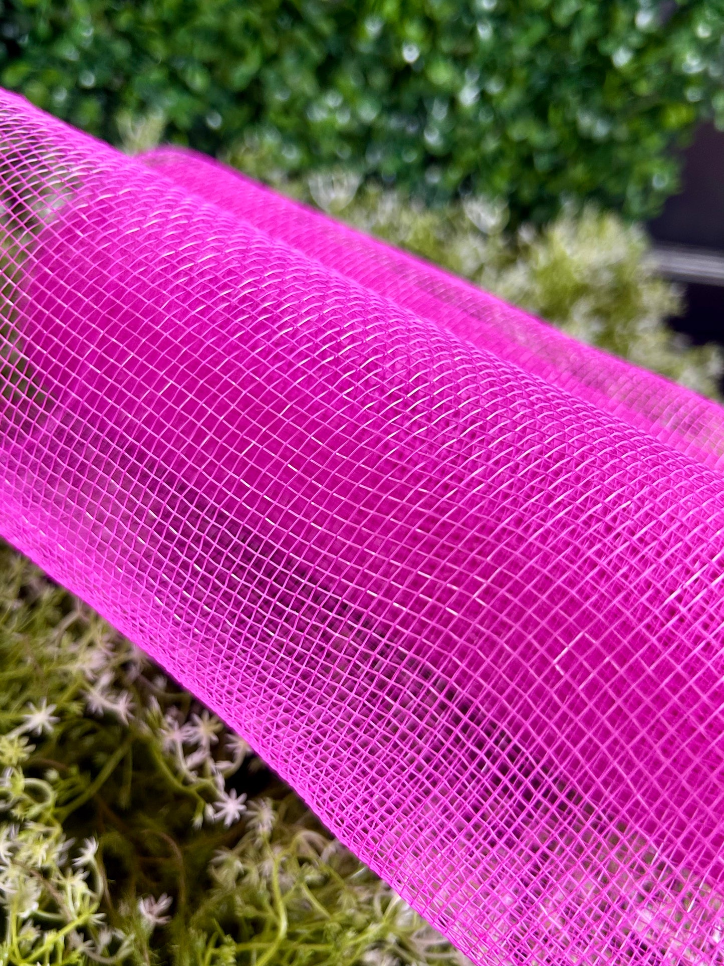 10 Inch By 10 Yards Hot Pink Mesh