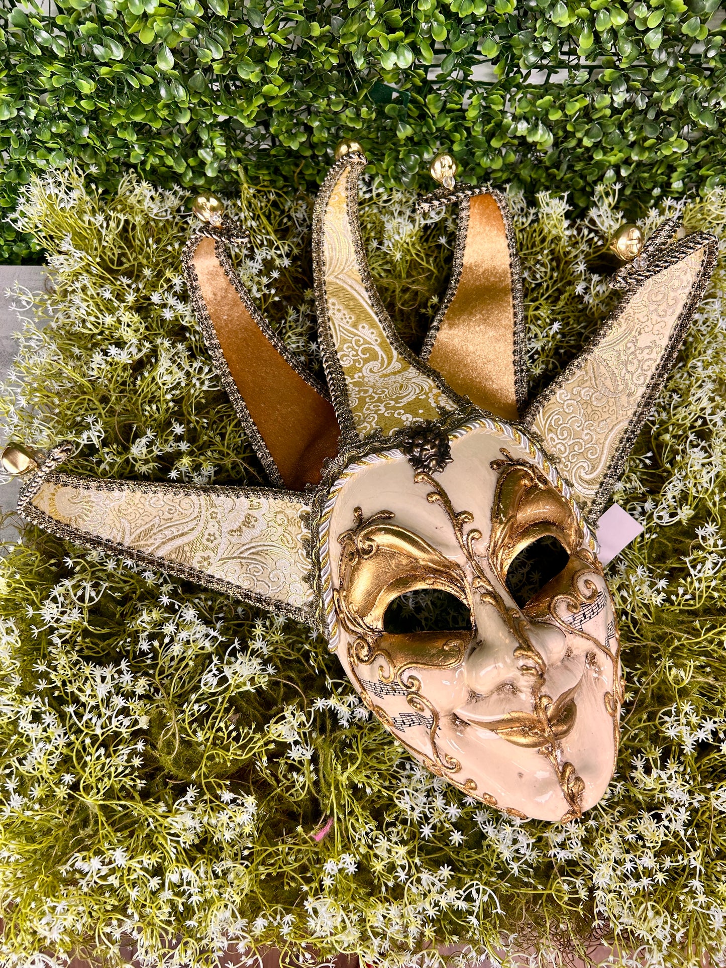 13.25 Inch White Gold And Silver Jester Mask