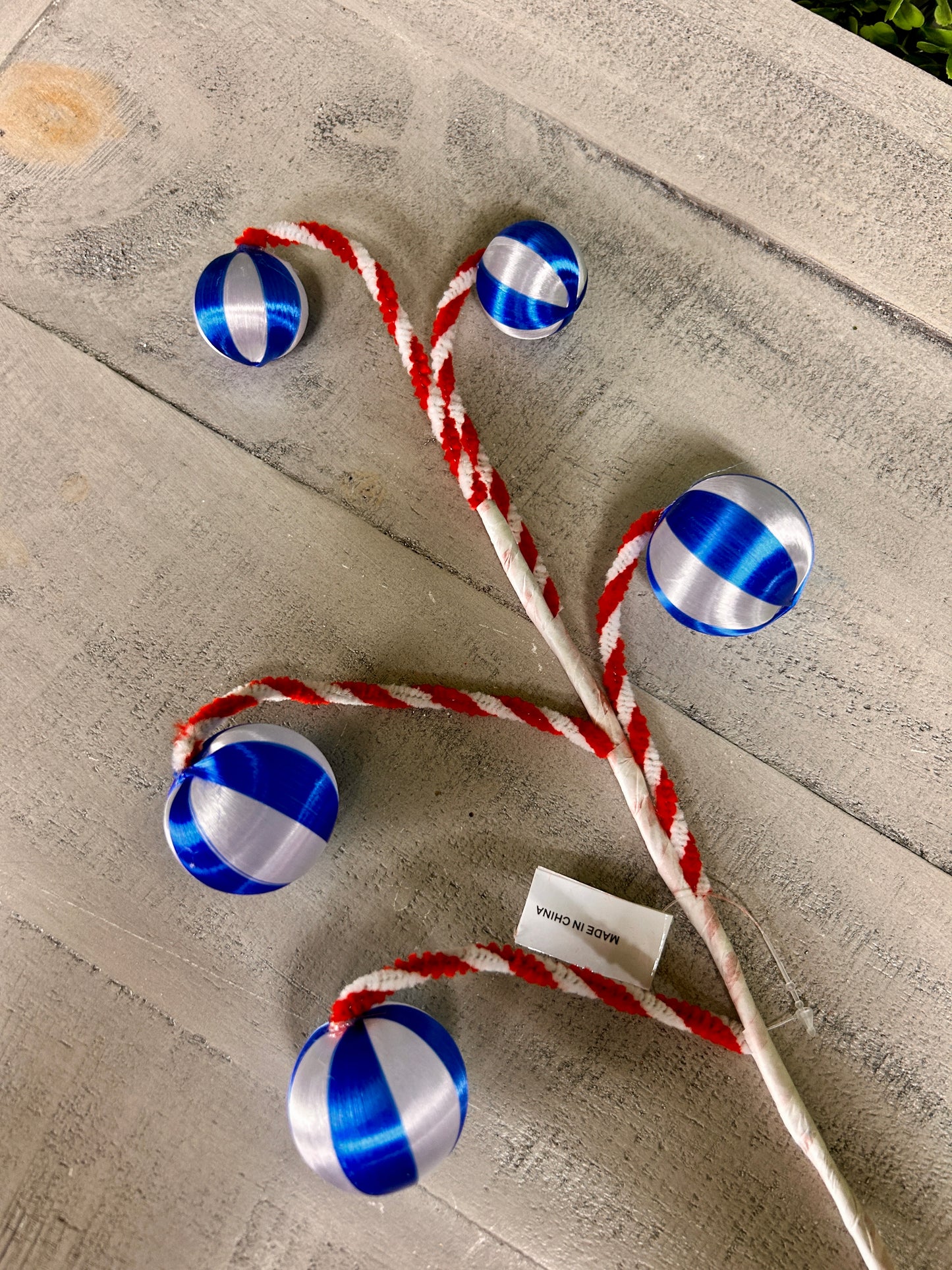 19 Inch Blue And White Ball Ornament Spray