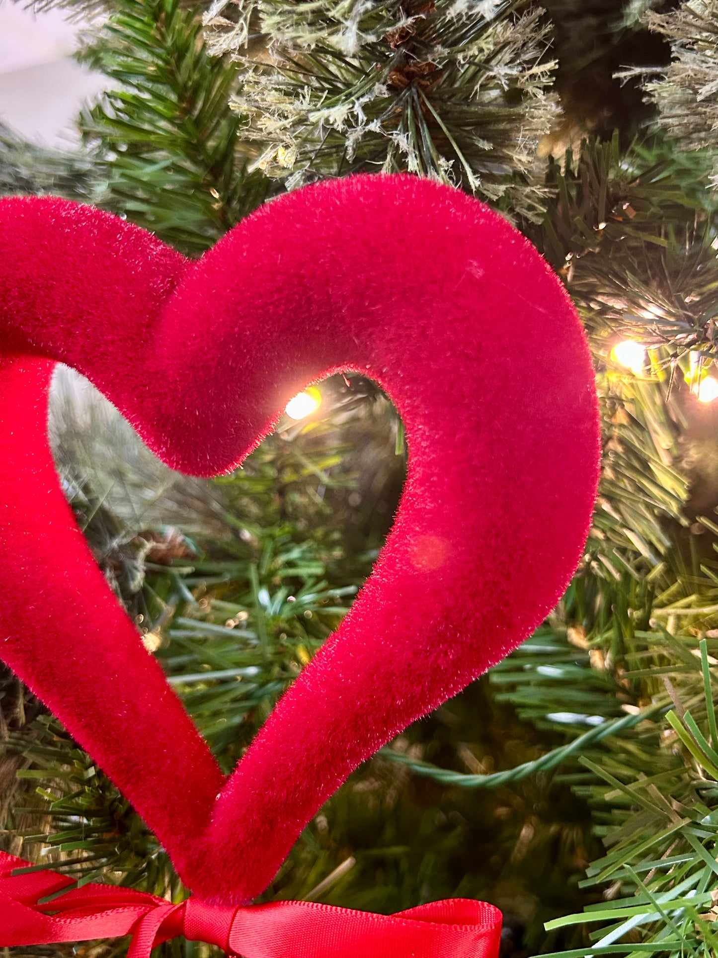 18 Inch Flocked Open Heart Pick