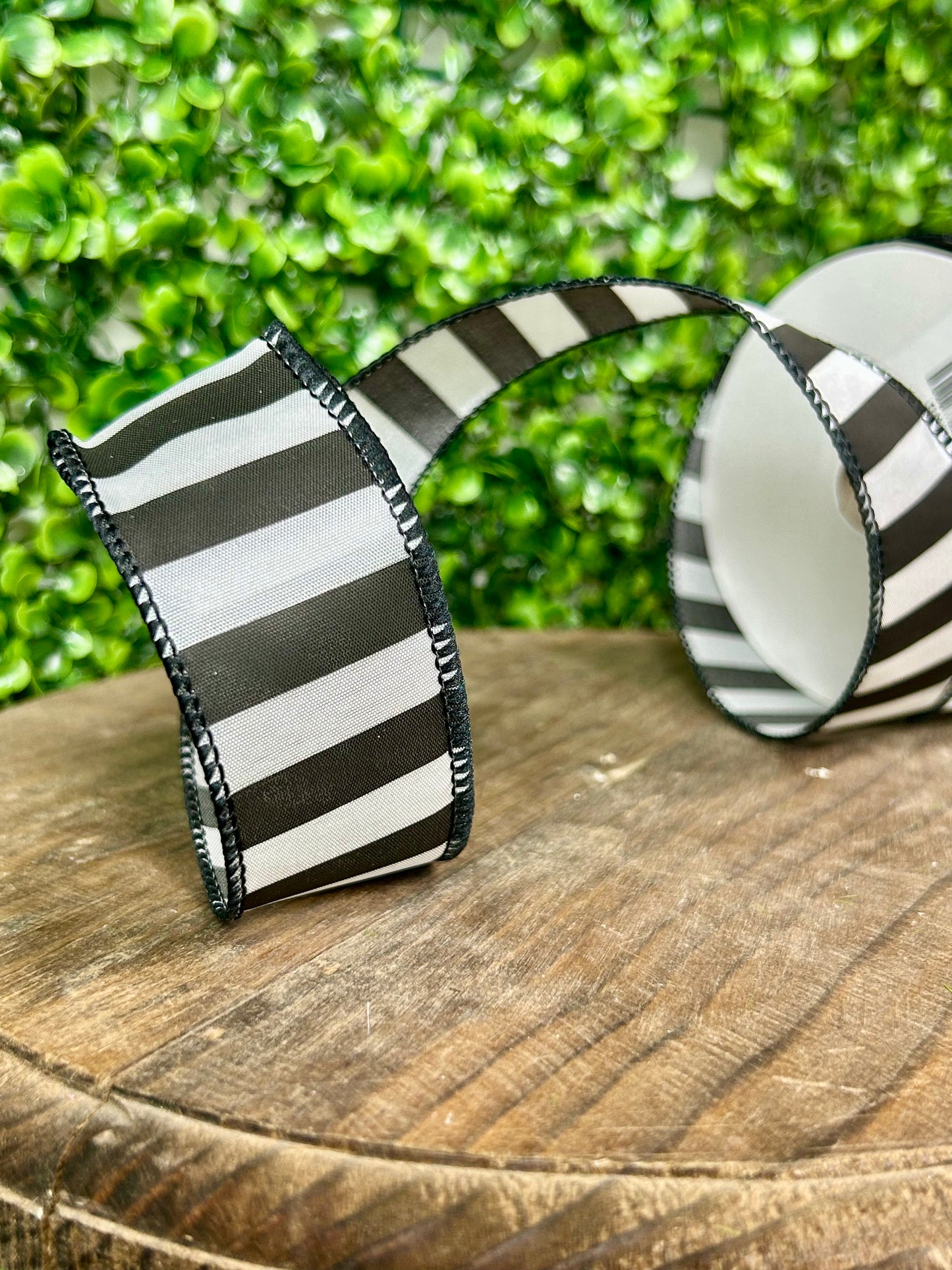1.5 Inch By 10 Yard Black And White Medium Horizontal Stripe Ribbon