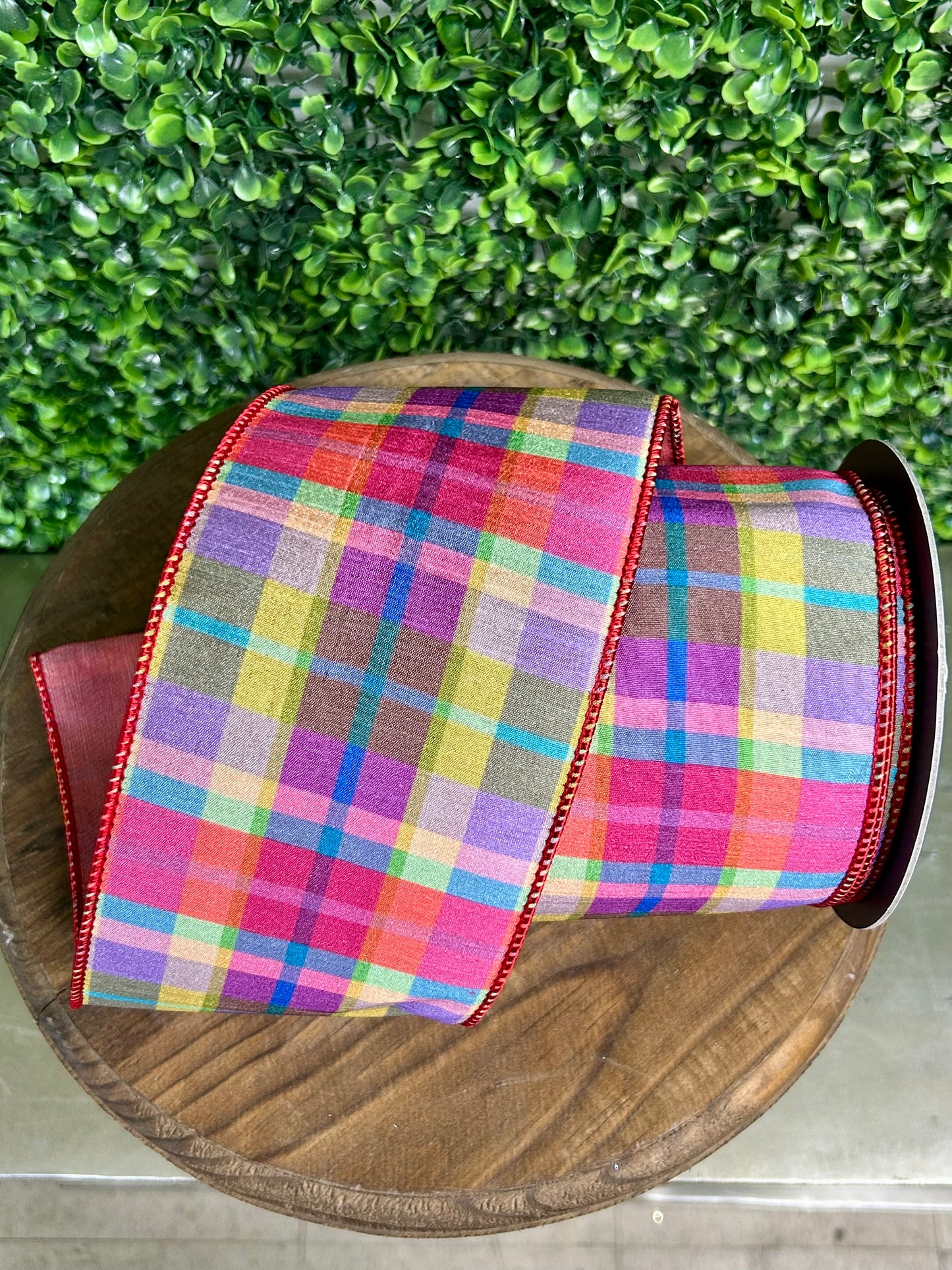 4 Inch By 10 Yards Strawberry Plaid Deluxe Mesh Backed Wired Edge