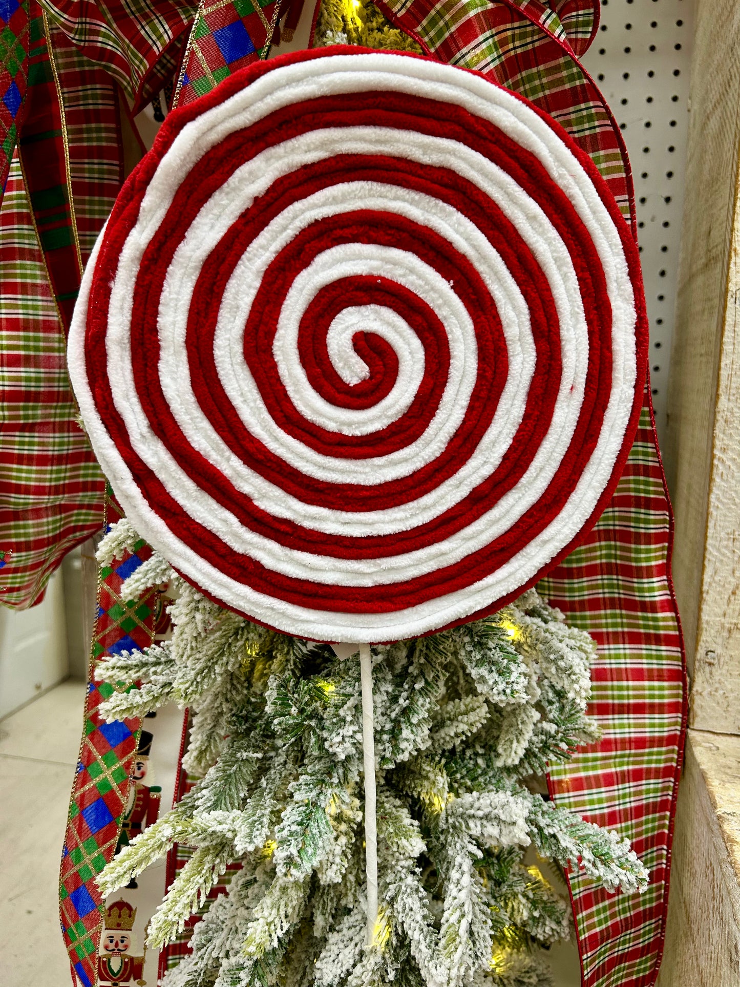 30 Inch Red And White Yarn Swirl Peppermint Lollipop