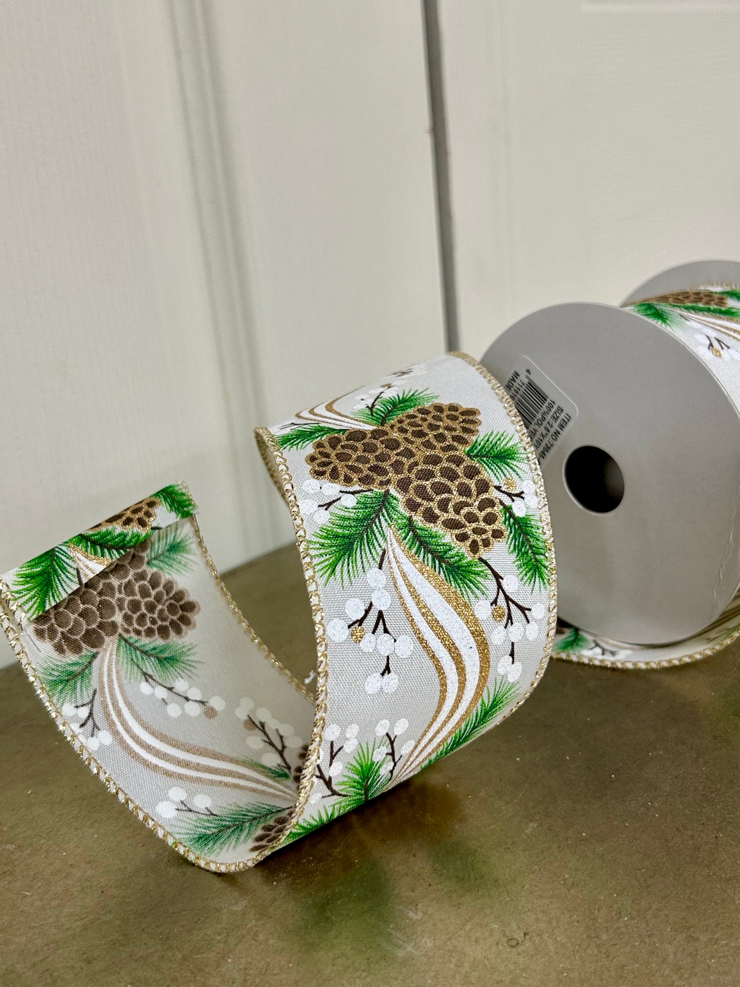 2.5 Inch By 10 Yard Pinecone Garland Ribbon