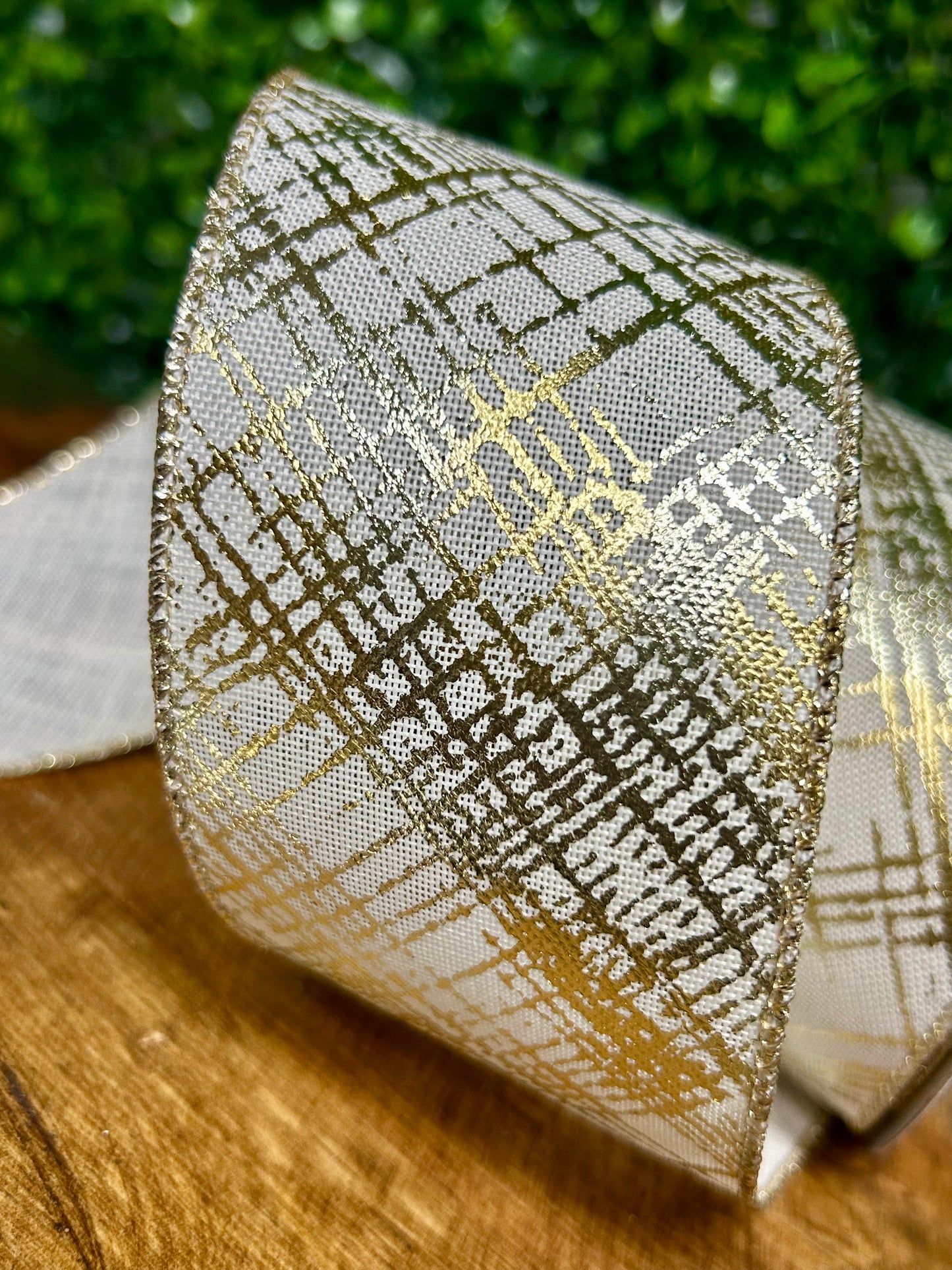 2.5 Inch By 10 Yard Cream And Gold Metallic Stripe Ribbon