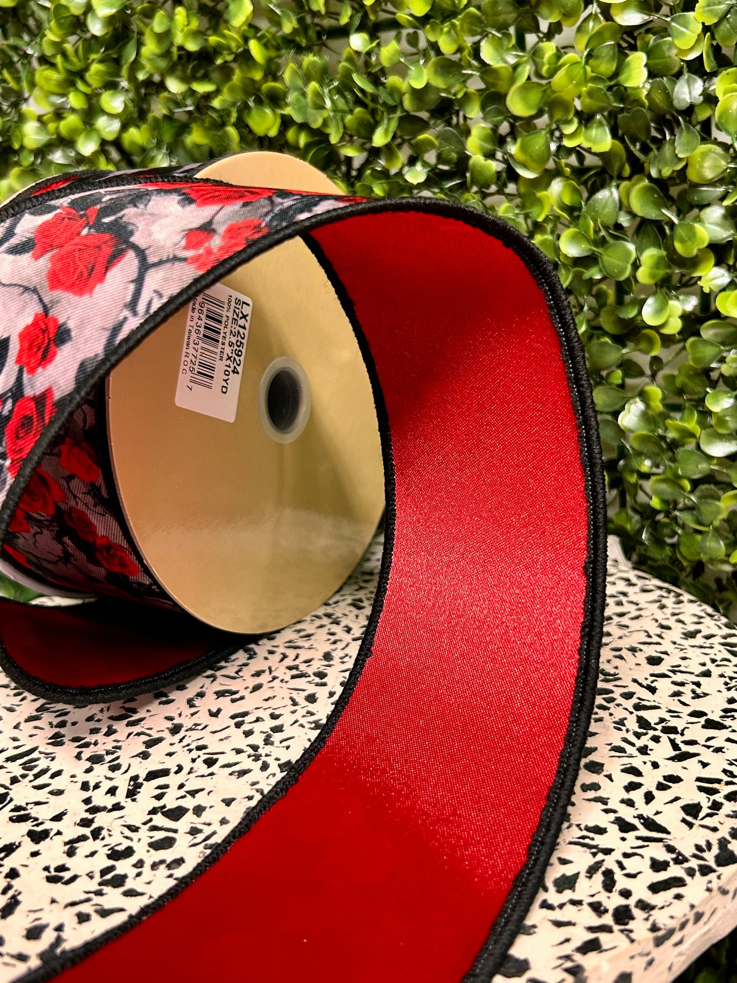 2.5 Inch By 10 Yard Red Roses And Vines Fused Ribbon