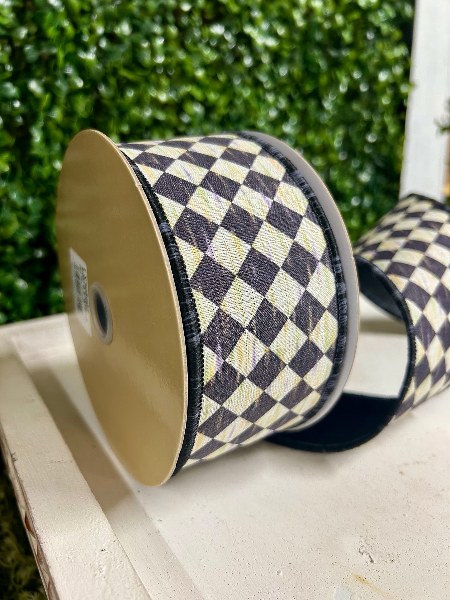 2.5 Inch By 10 Yard Black And Cream Antique Diamond Fused Ribbon