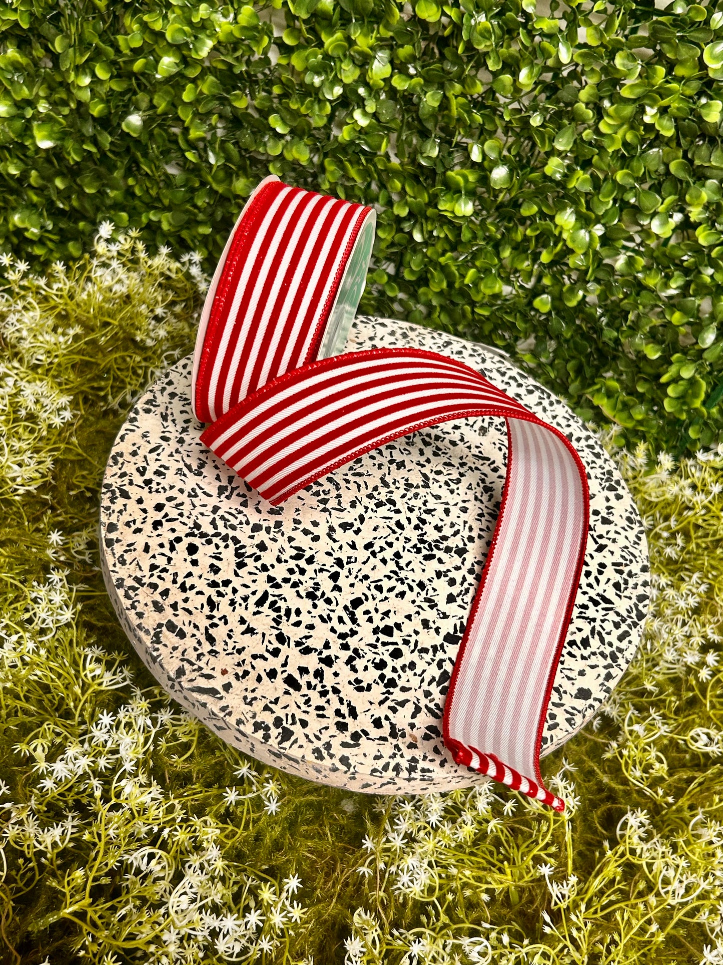 1.5 Inch By 10 Yard Red And White Glitter Velvet Vertical Lines Ribbon