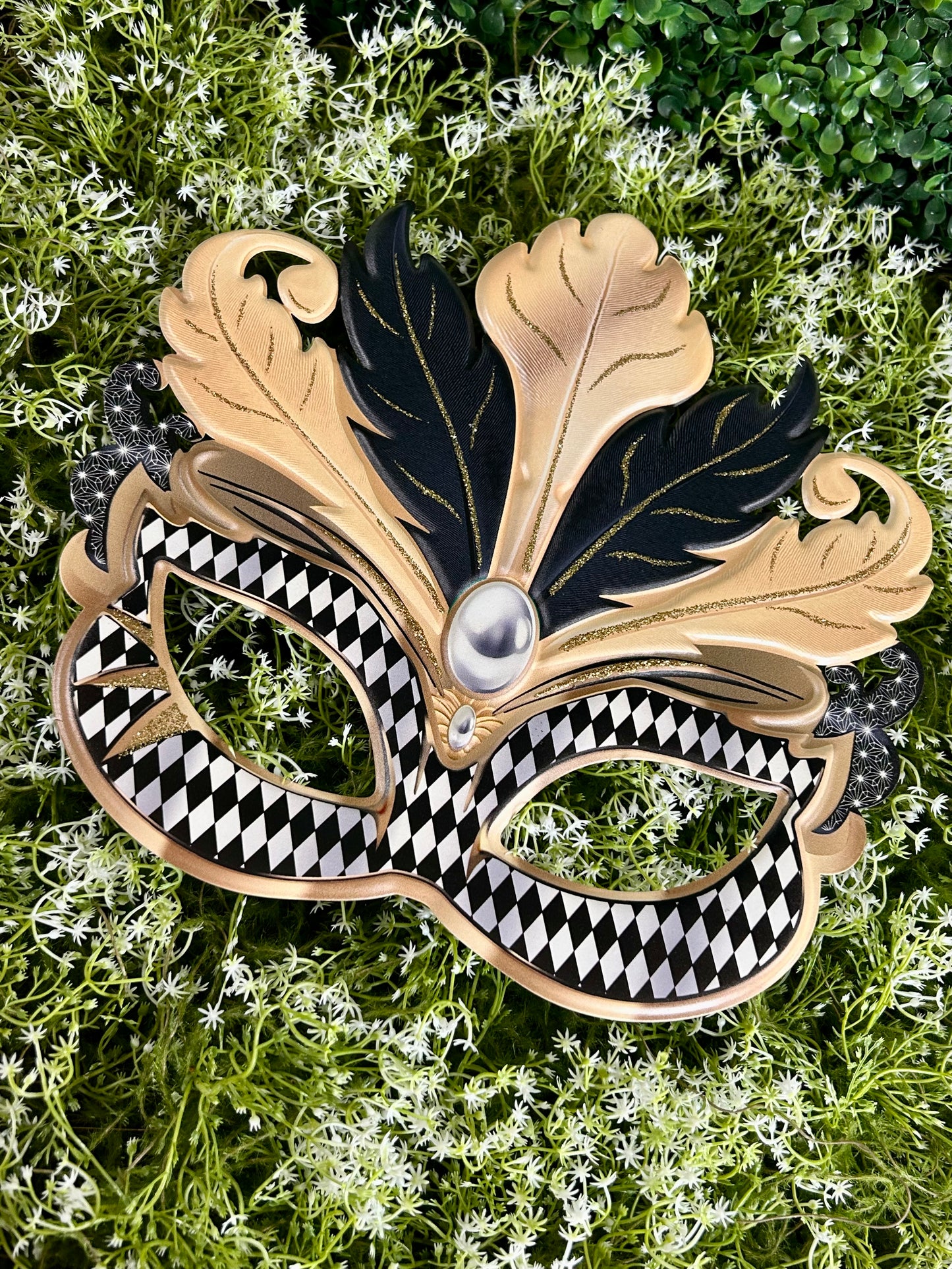 12 Inch Black Gold And White Glitter Harlequin Mask Sign