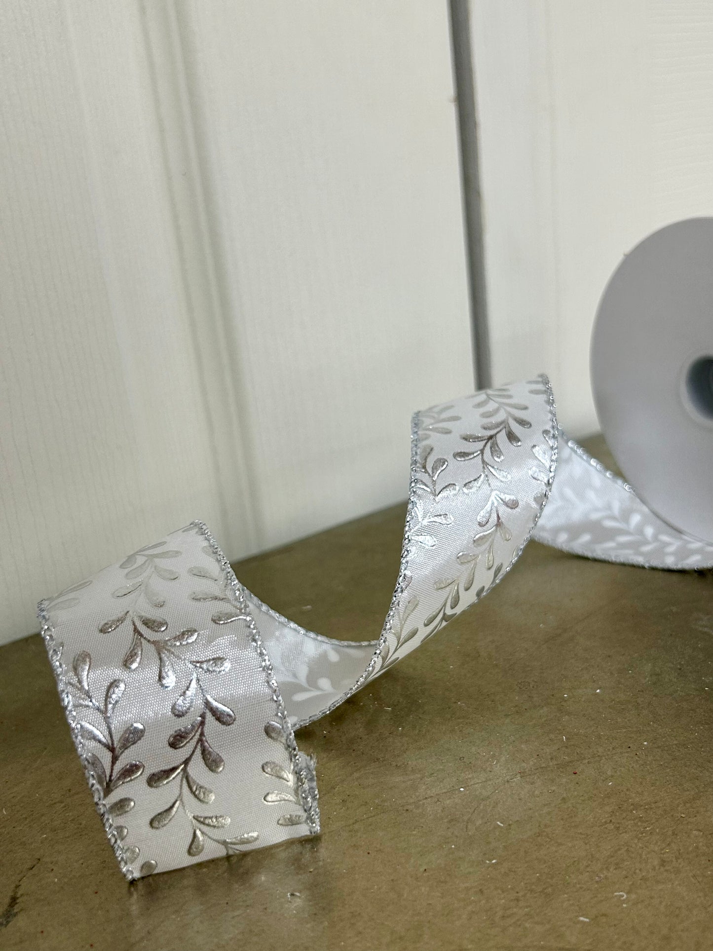 1.5 Inch By 10 Yard White And Silver Embossed Vines Ribbon