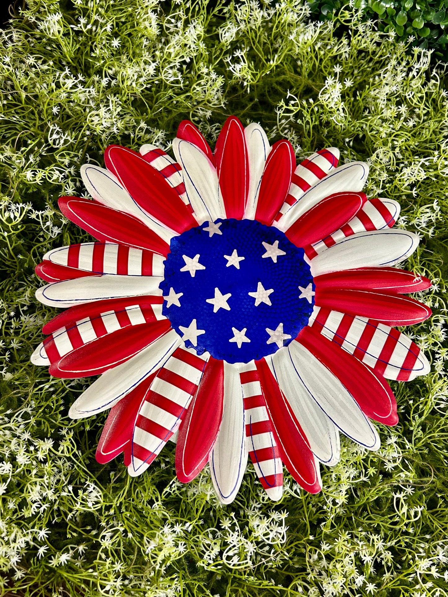 12 Inch Red White And Blue Metal Patriotic Flower Sign