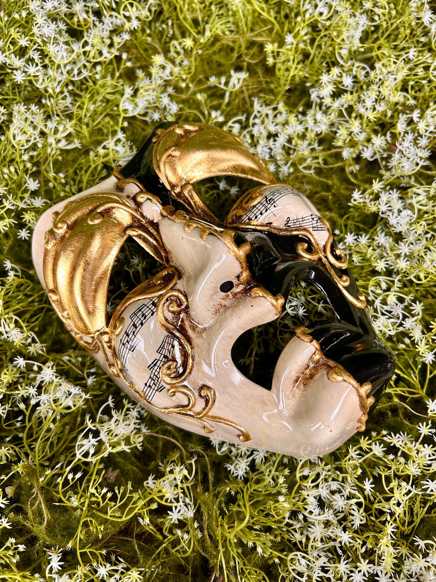 8.25 Inch Madri Gras Tragedy Mask
