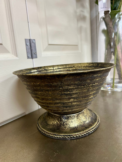10 Inch Gold And Black Ribbed Metal Urn