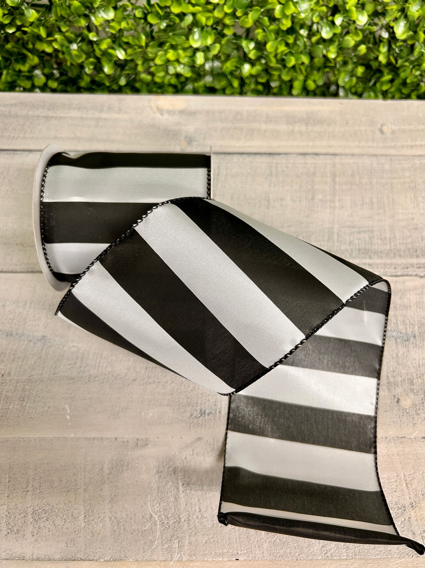4 Inch By 10 Yard Black And White Horizontal Stripes Ribbon