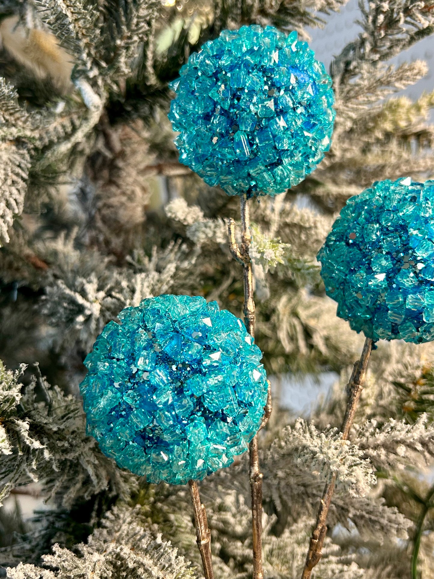 26 Inch Aqua Ice Ball Spray