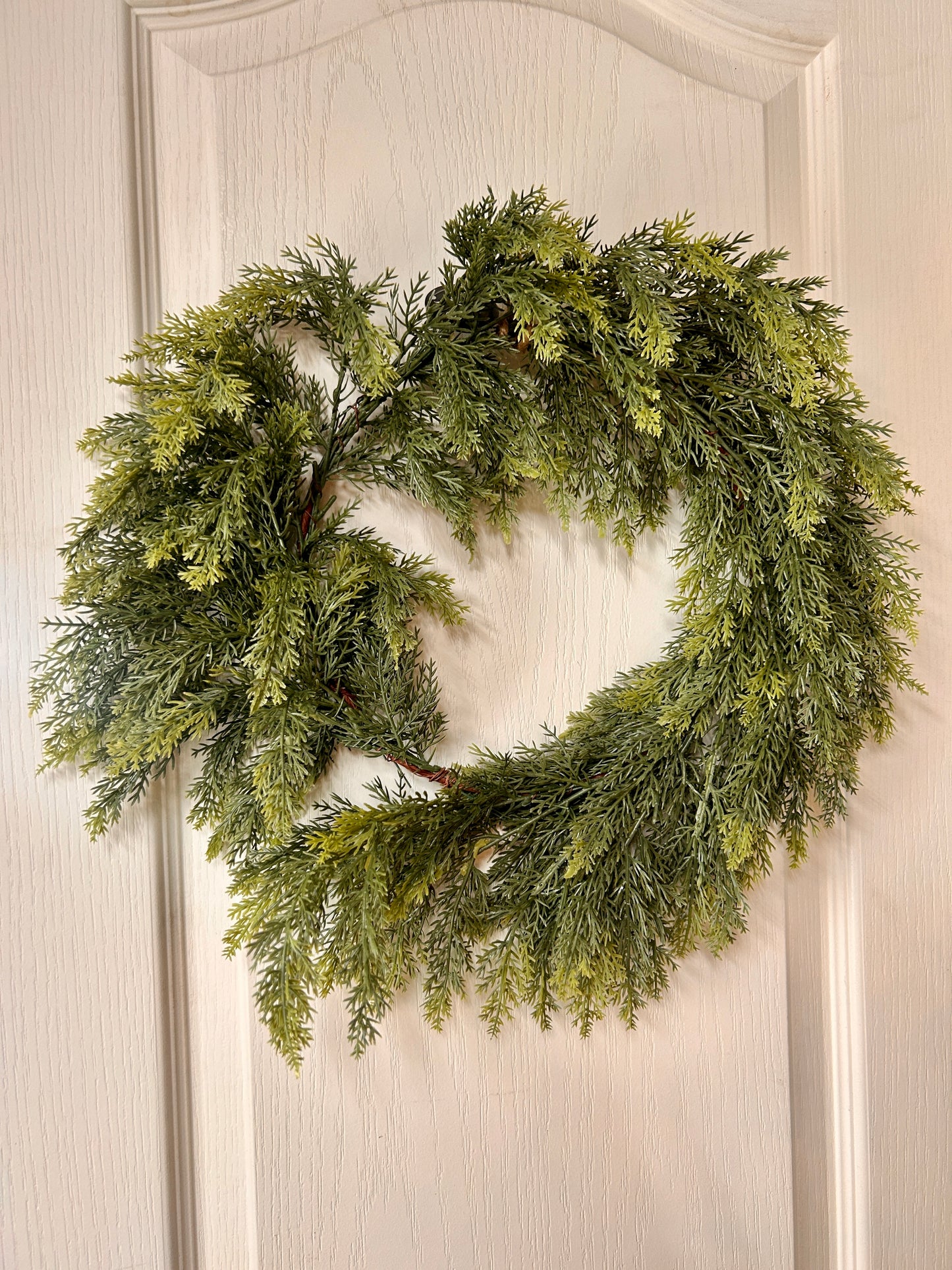 20 Inch Wispy Fresh Touch Cedar Wreath