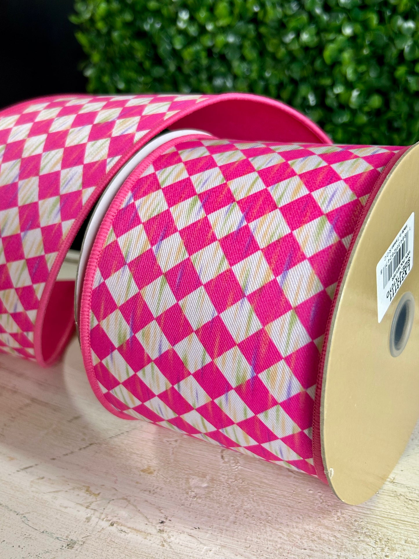 4 Inch By 10 Yard Hot Pink And White Antique Diamond Fused Ribbon