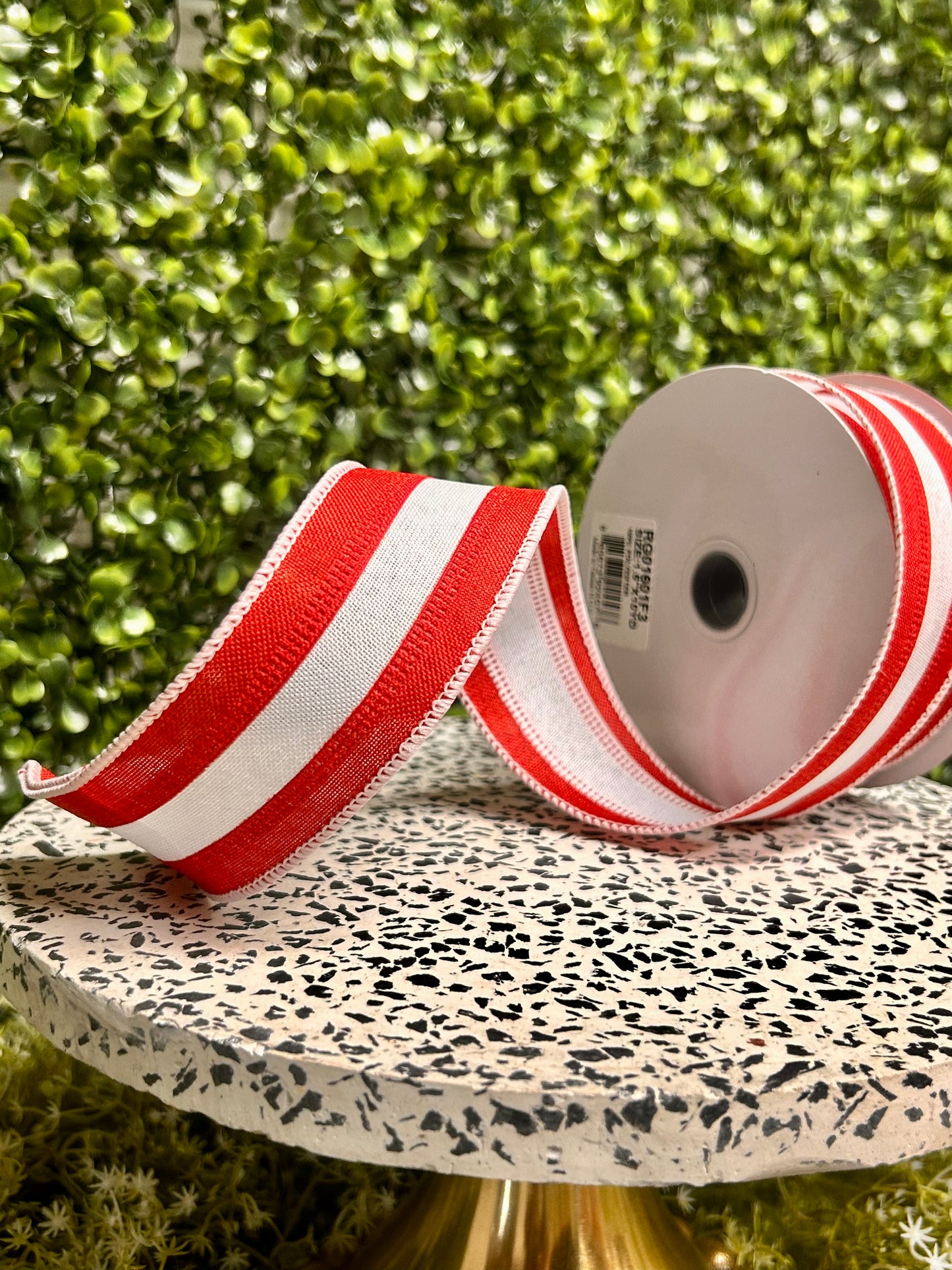 1.5 Inch By 10 Yard Red And White Royal Burlap Ribbon