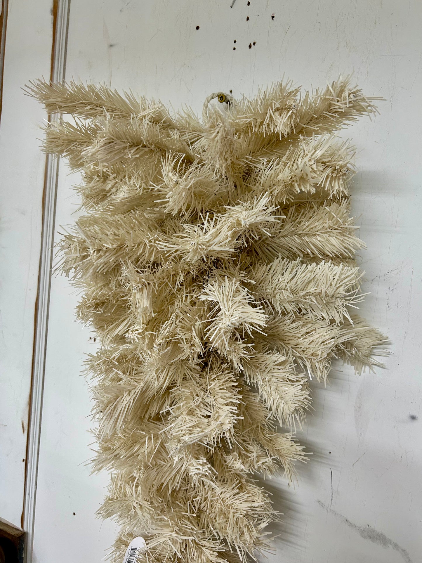 30 Inch Ivory Pine Teardrop