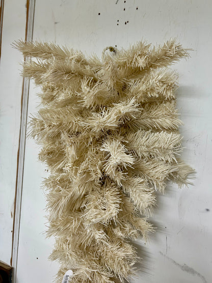 30 Inch Ivory Pine Teardrop