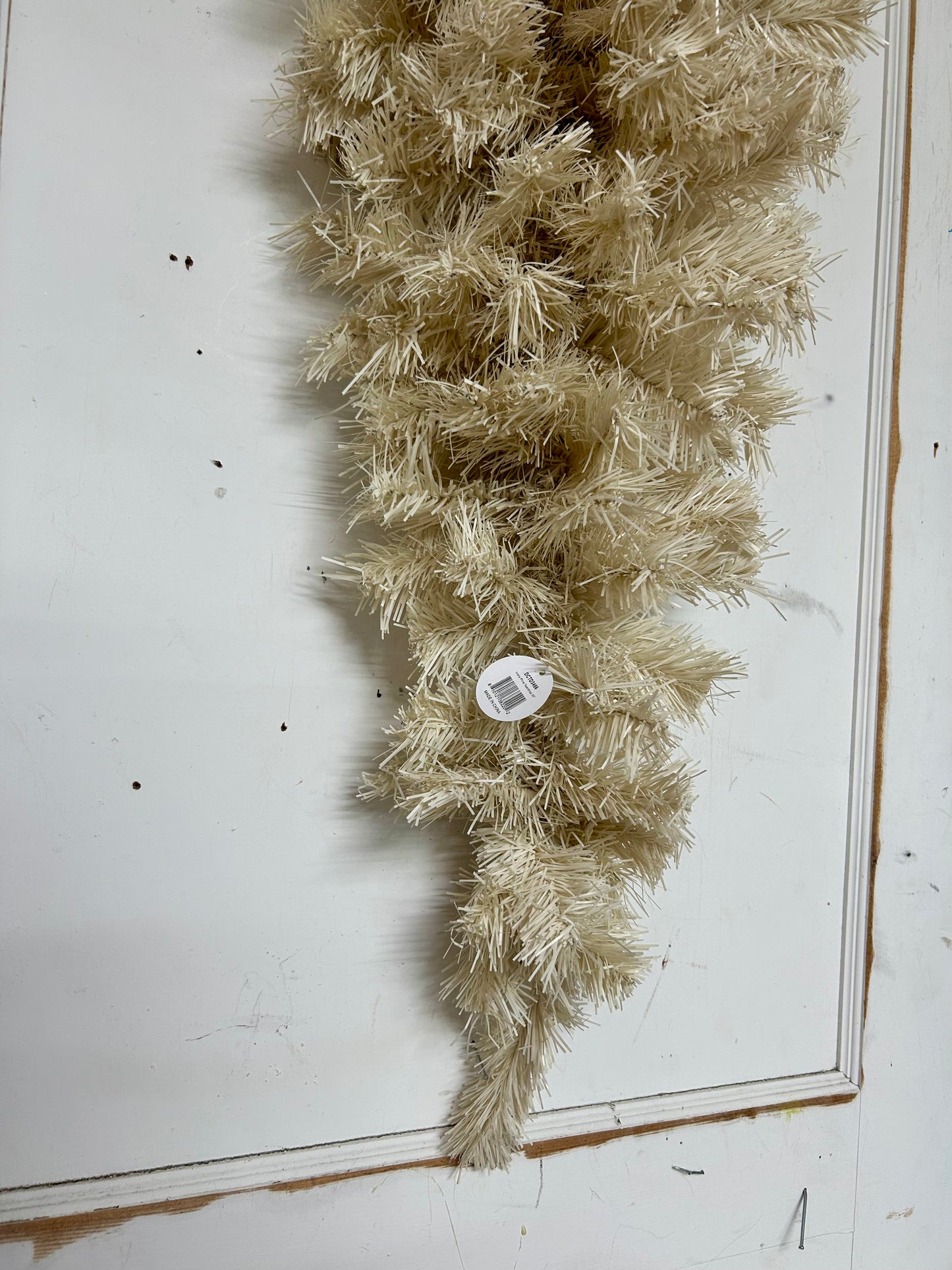 30 Inch Ivory Pine Teardrop