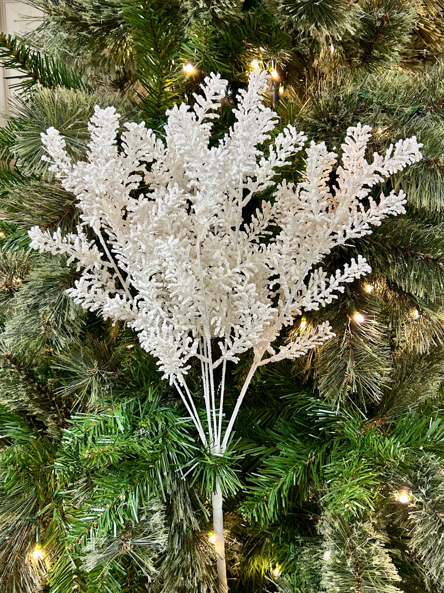 18.5 Inch White Glitter Berry Bush