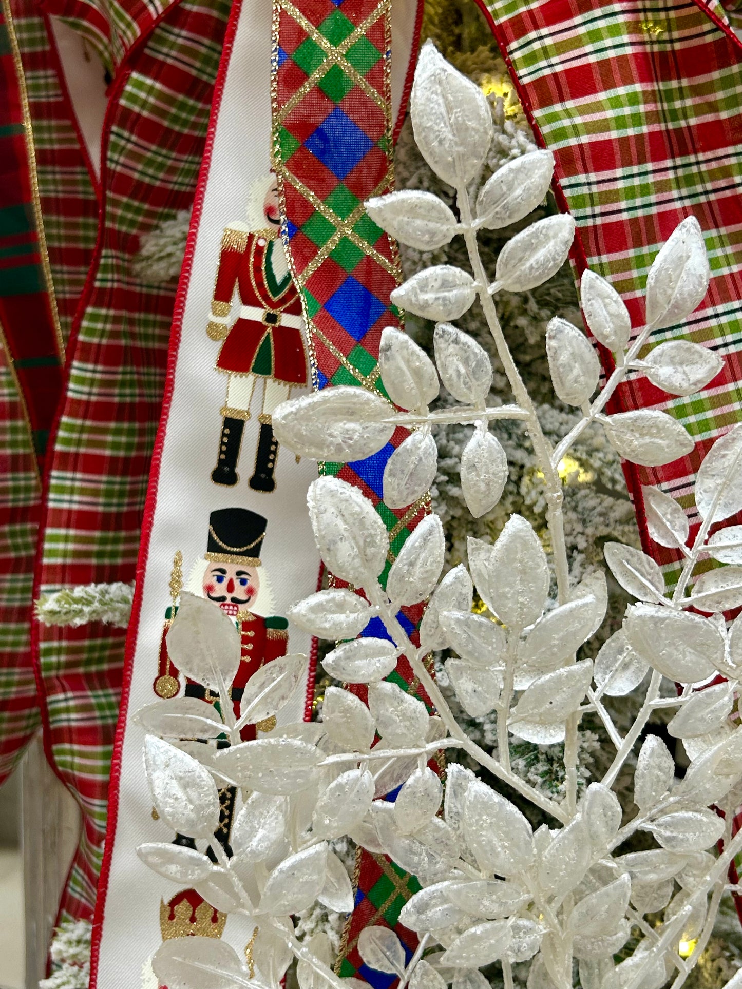 24 Inch Cream Mini Leaf Spray