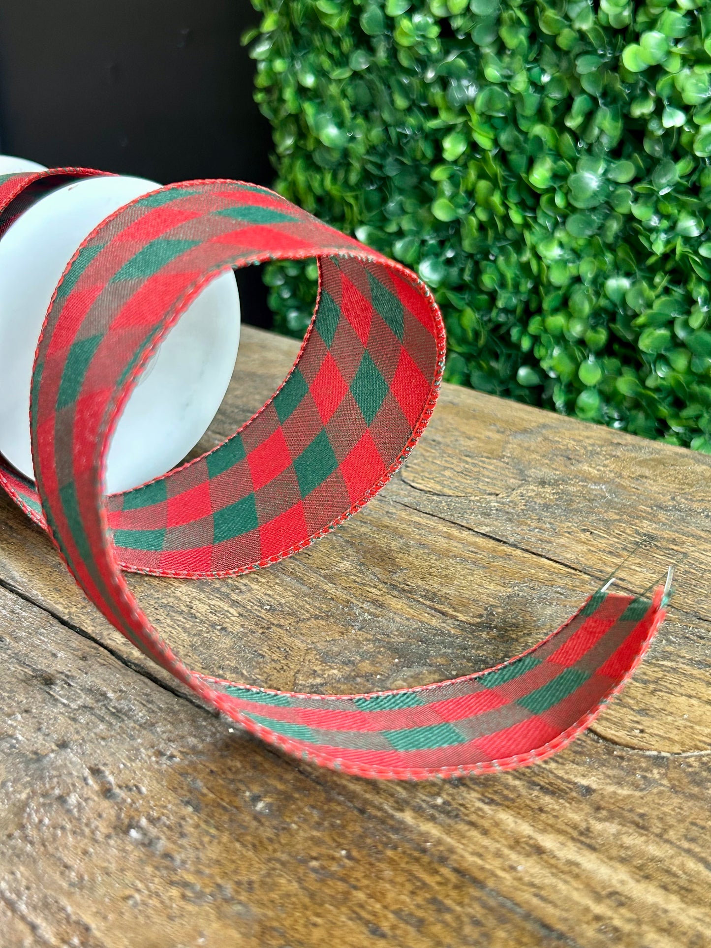 2.5 Inch By 10 Yard Traditional Christmas Check Ribbon