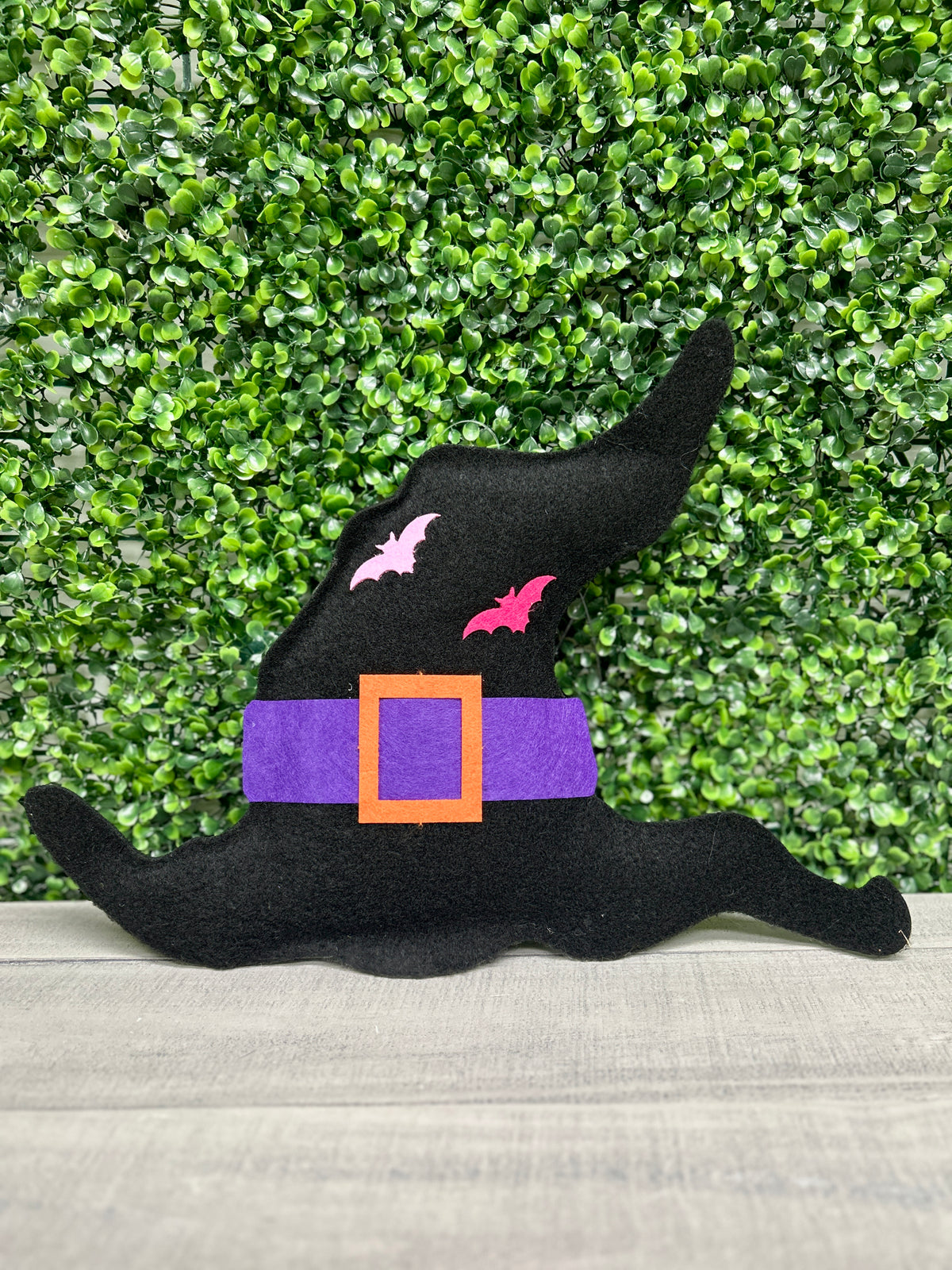 14 Inch Black Felt Witch Hat With Two Bats