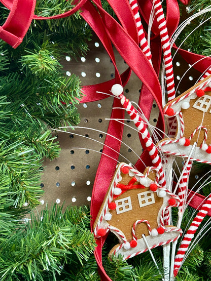 33 Inch Gingerbread House Chenille And Spike Spray