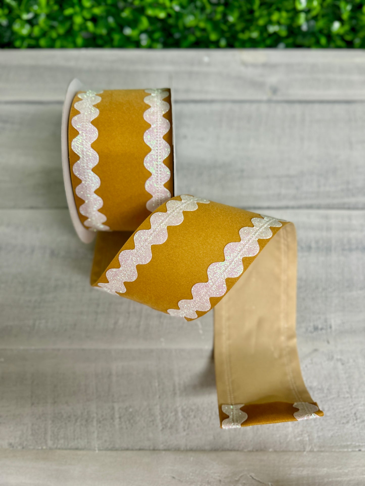 2.5 Inch By 10 Yard Tan Velvet With Iridescent Ric Rac Edge Ribbon