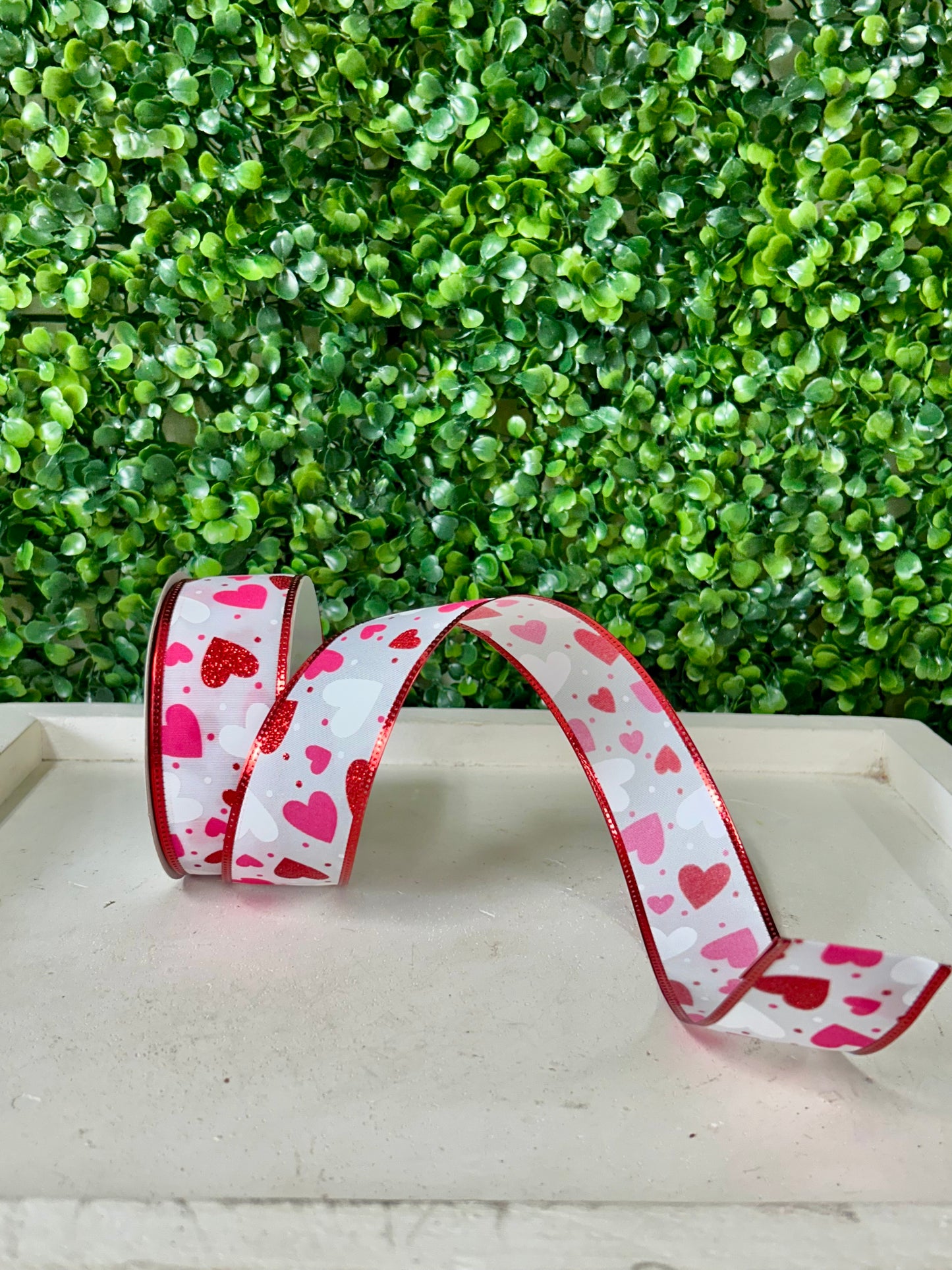 1.5 Inch By 10 Yard White Dark Pink And Red Glitter Hearts Ribbon