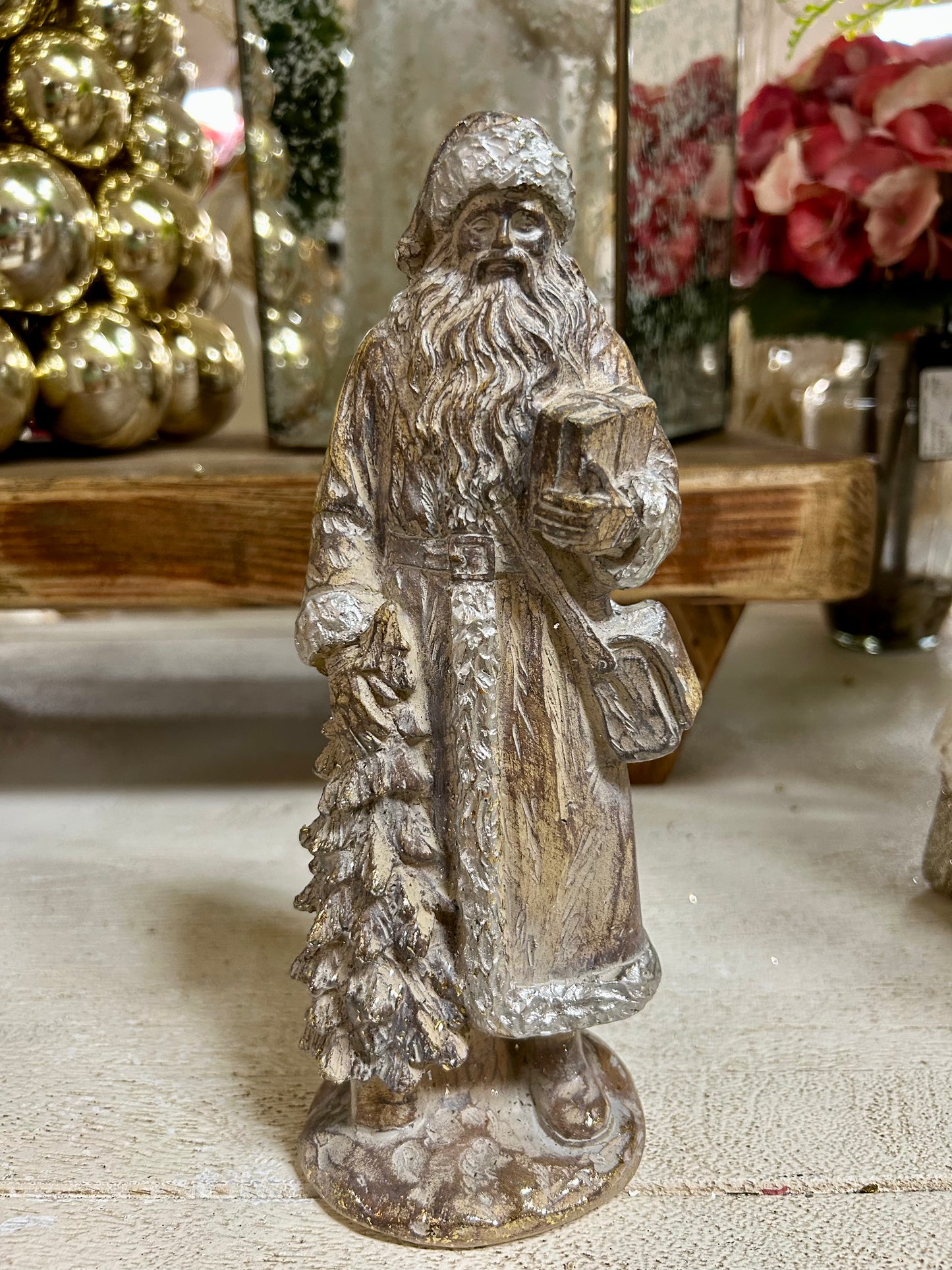 9.65 Inch Resin Holiday Santa Two Styles