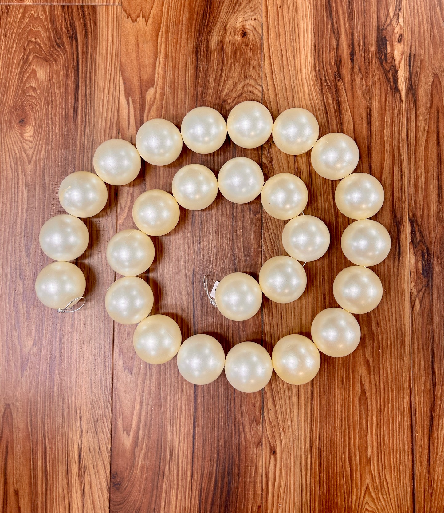 6 Foot Ivory Medium Pearl Garland