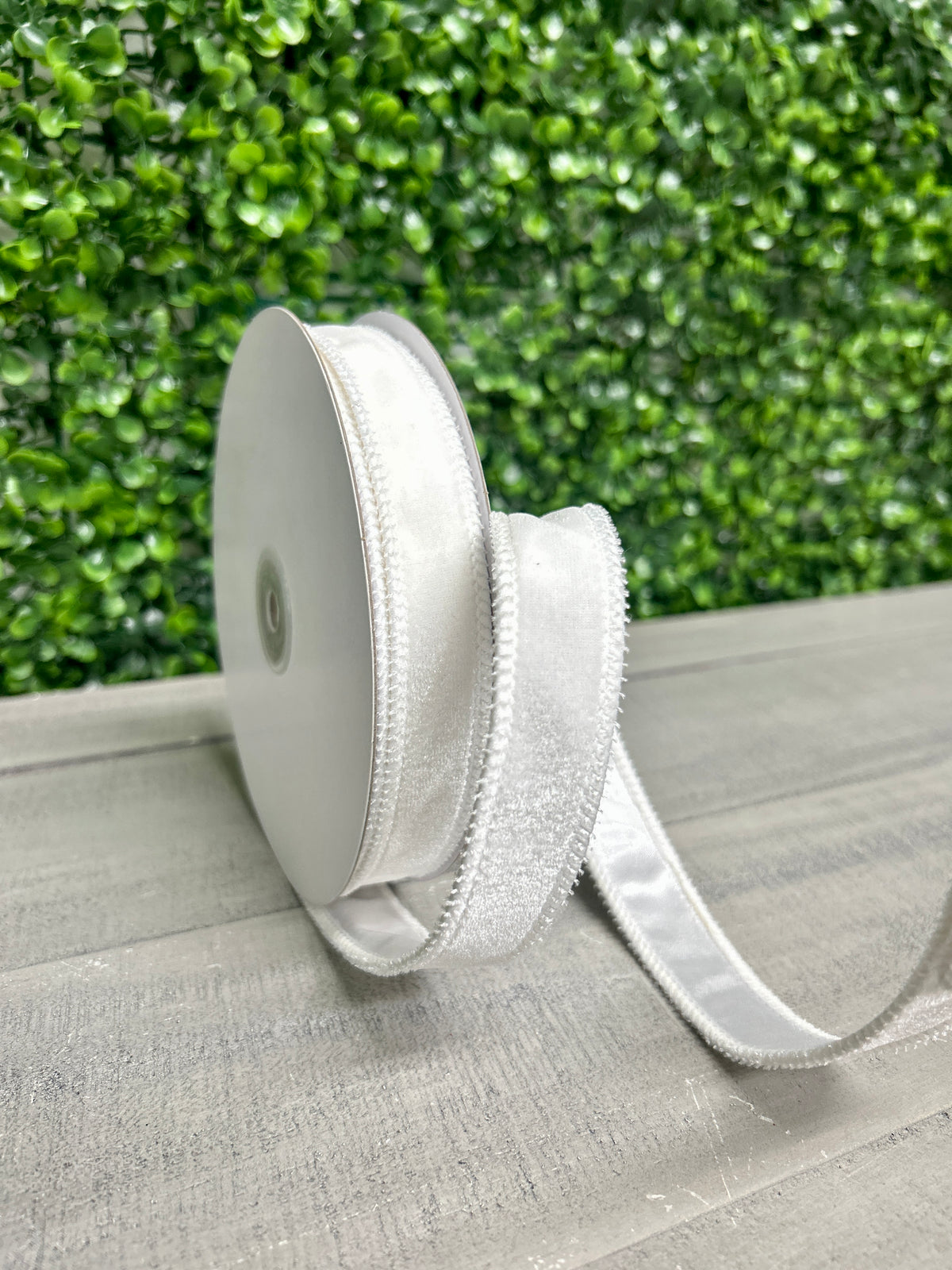 7/8 Inch By 10 Yard White Deluxe Velvet With Satin Backing Ribbon