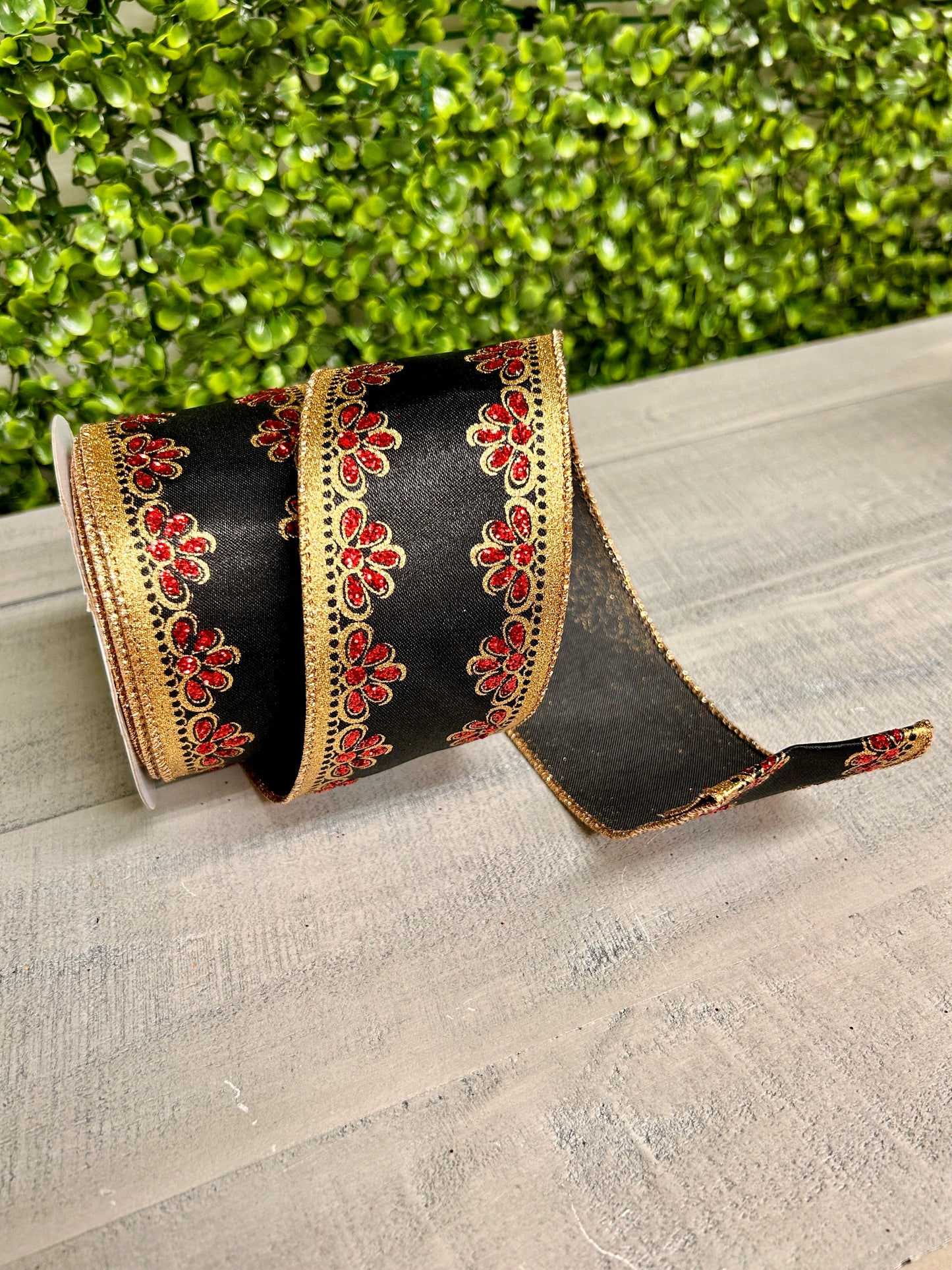 2.5 Inch By 10 Yard Black Gold And Red Lux Scallop Trim Ribbon
