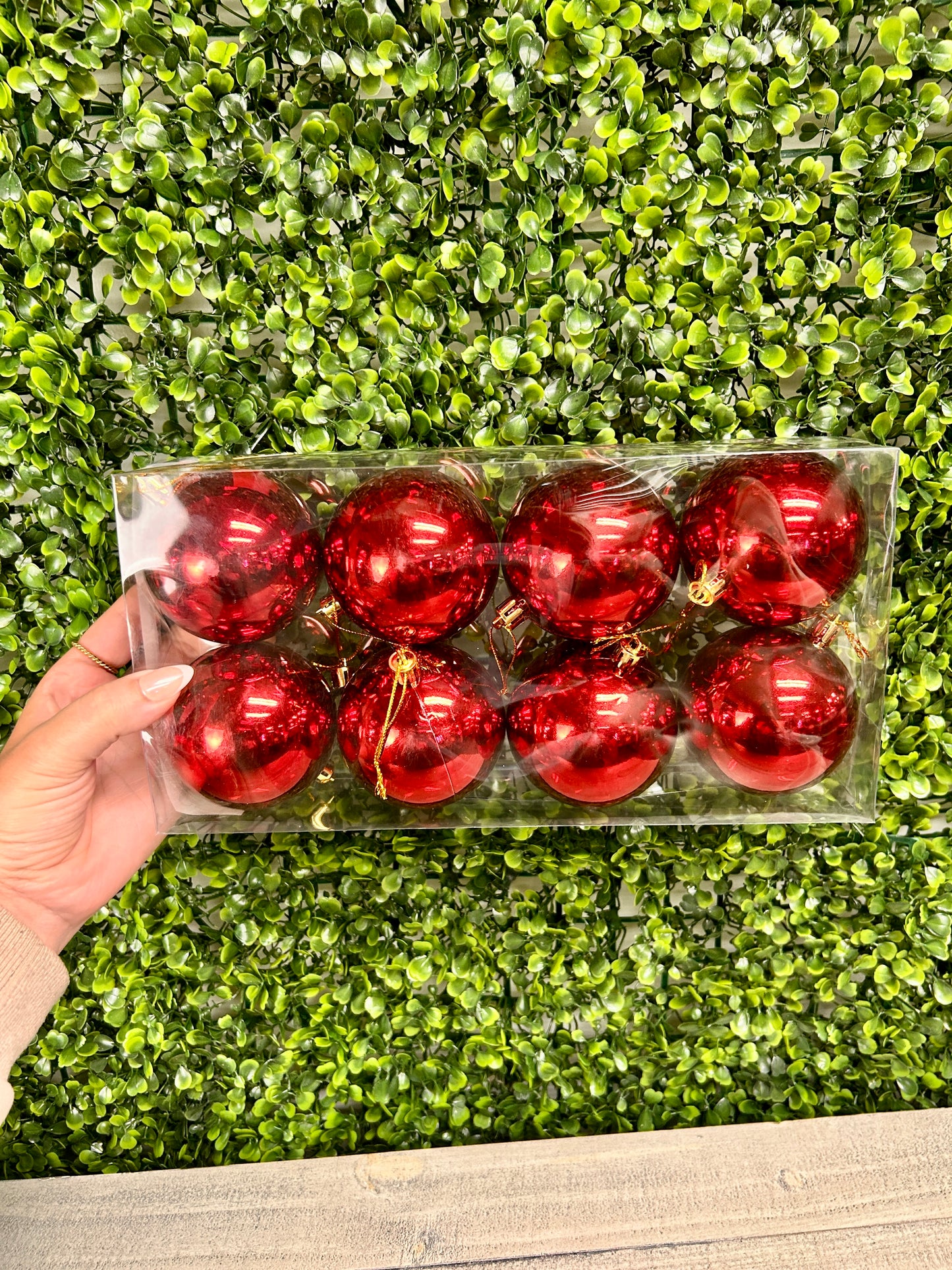 2.75 Inch Red 8 Piece Boxed Ornament Set