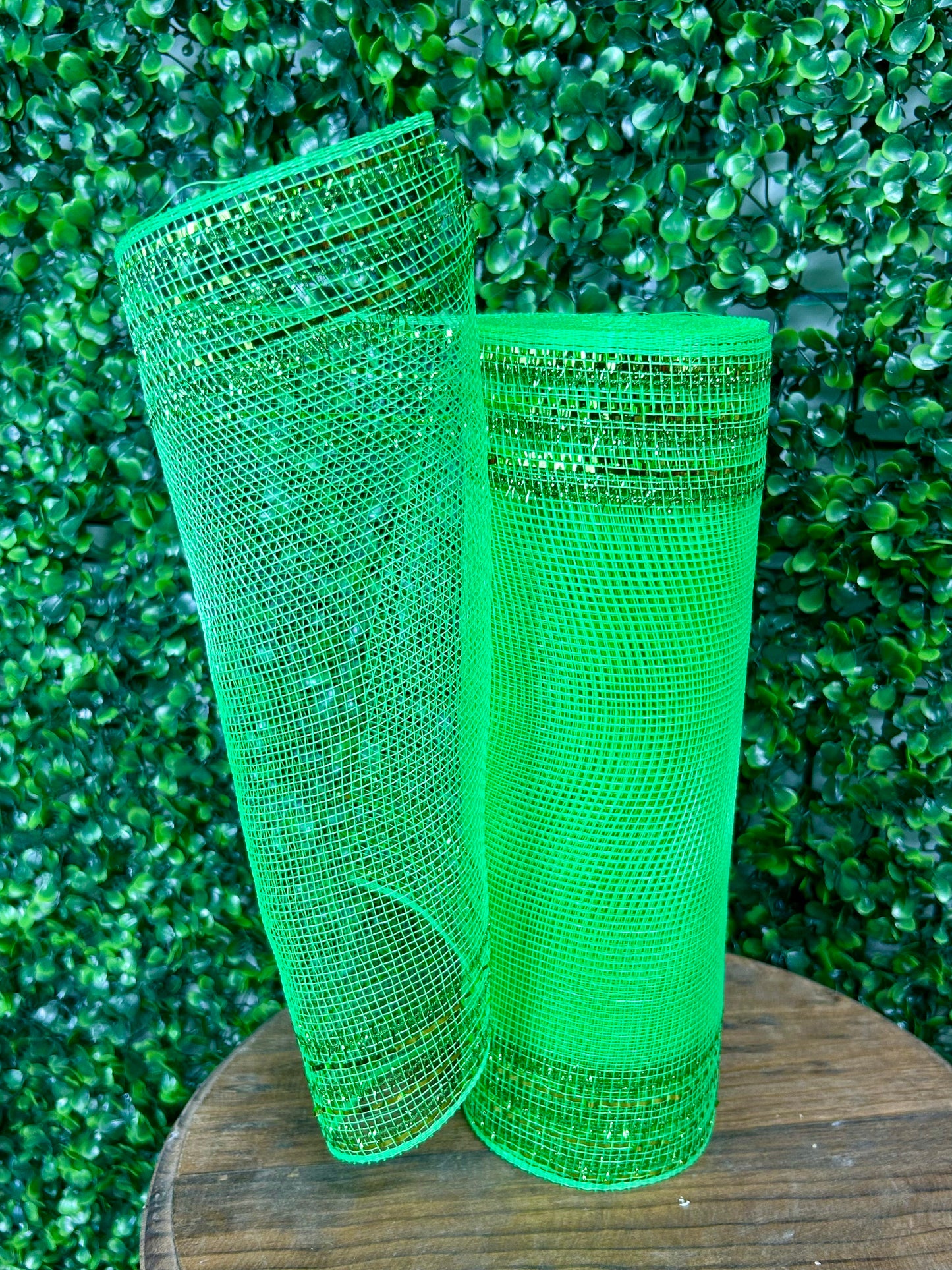 10.25 Inch By 10 Yard Lime Green Tinsel And Foil Wide Border Mesh