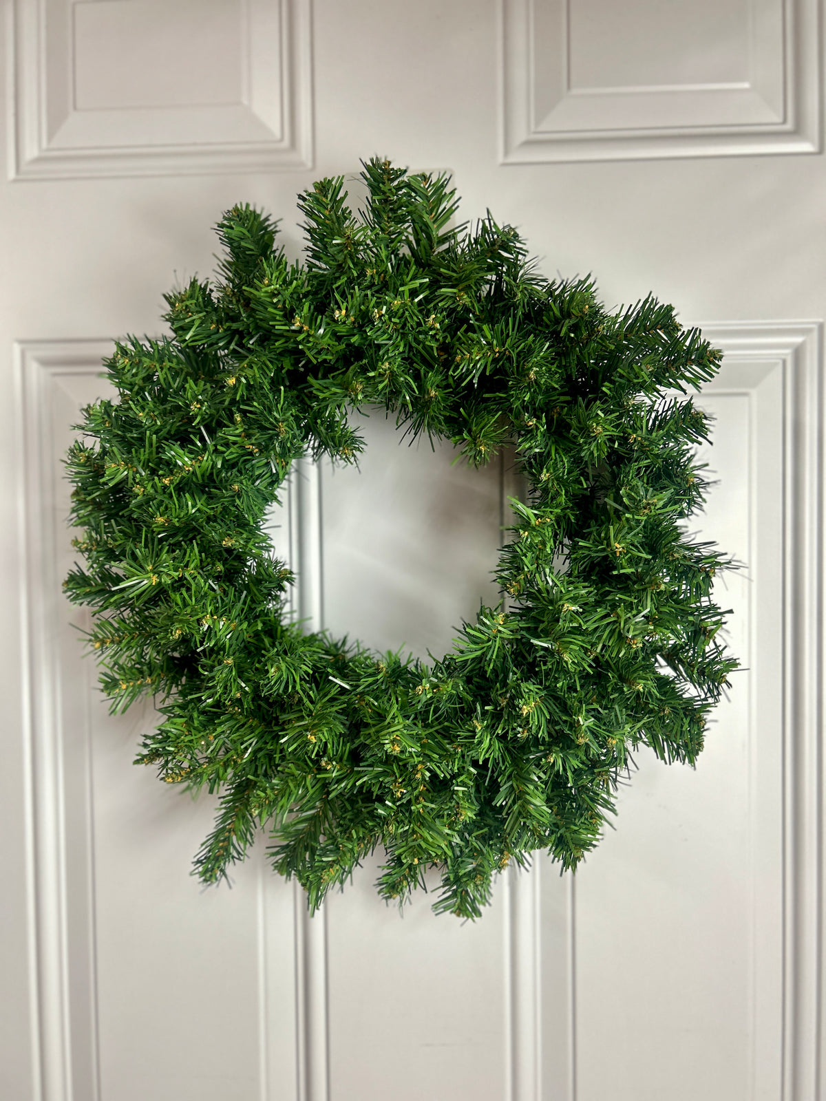 20 Inch Two Tone Green Pine Wreath