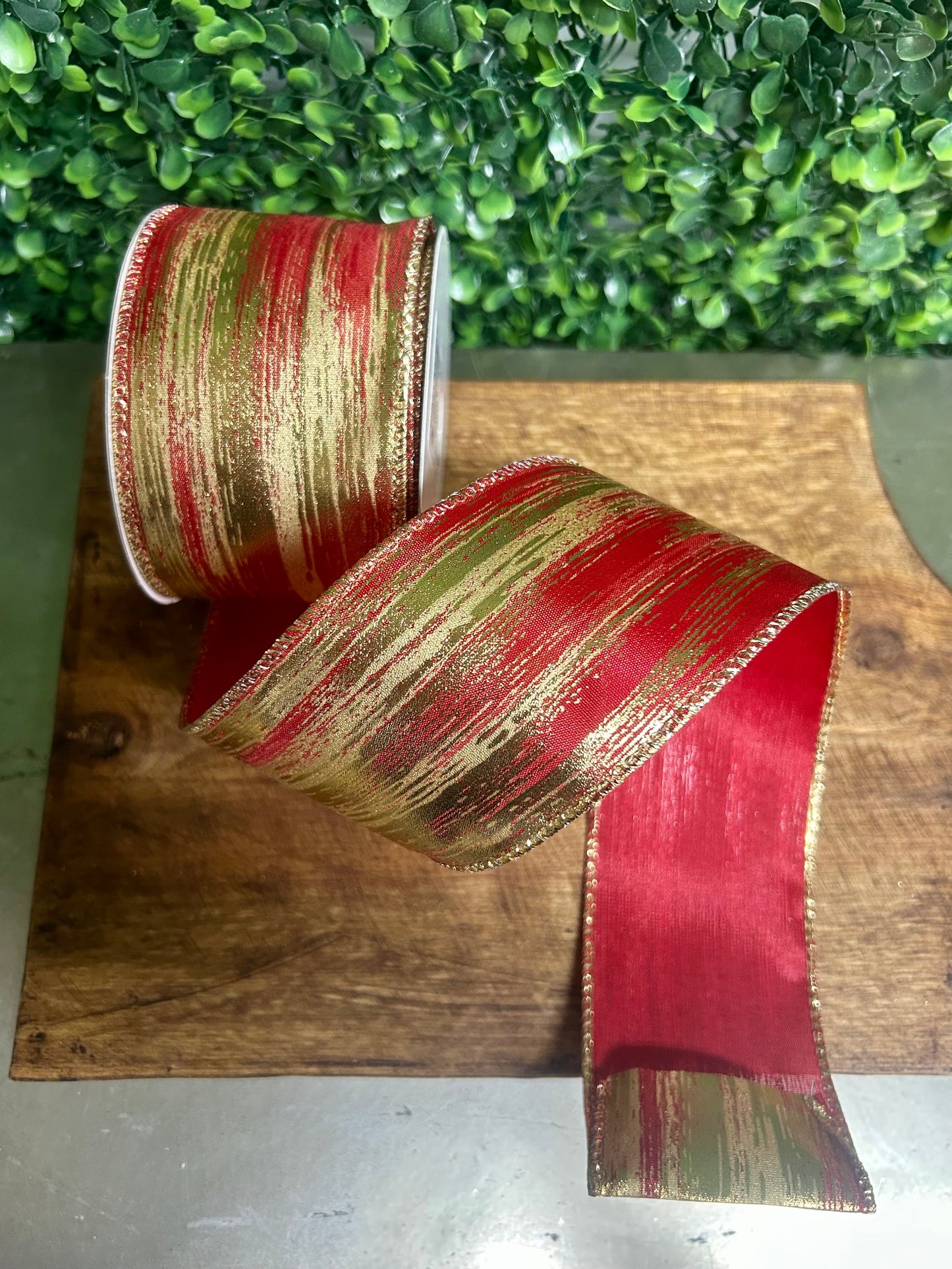 2.5 Inch By 10 Yard Red And Gold Metallic Streak Ribbon