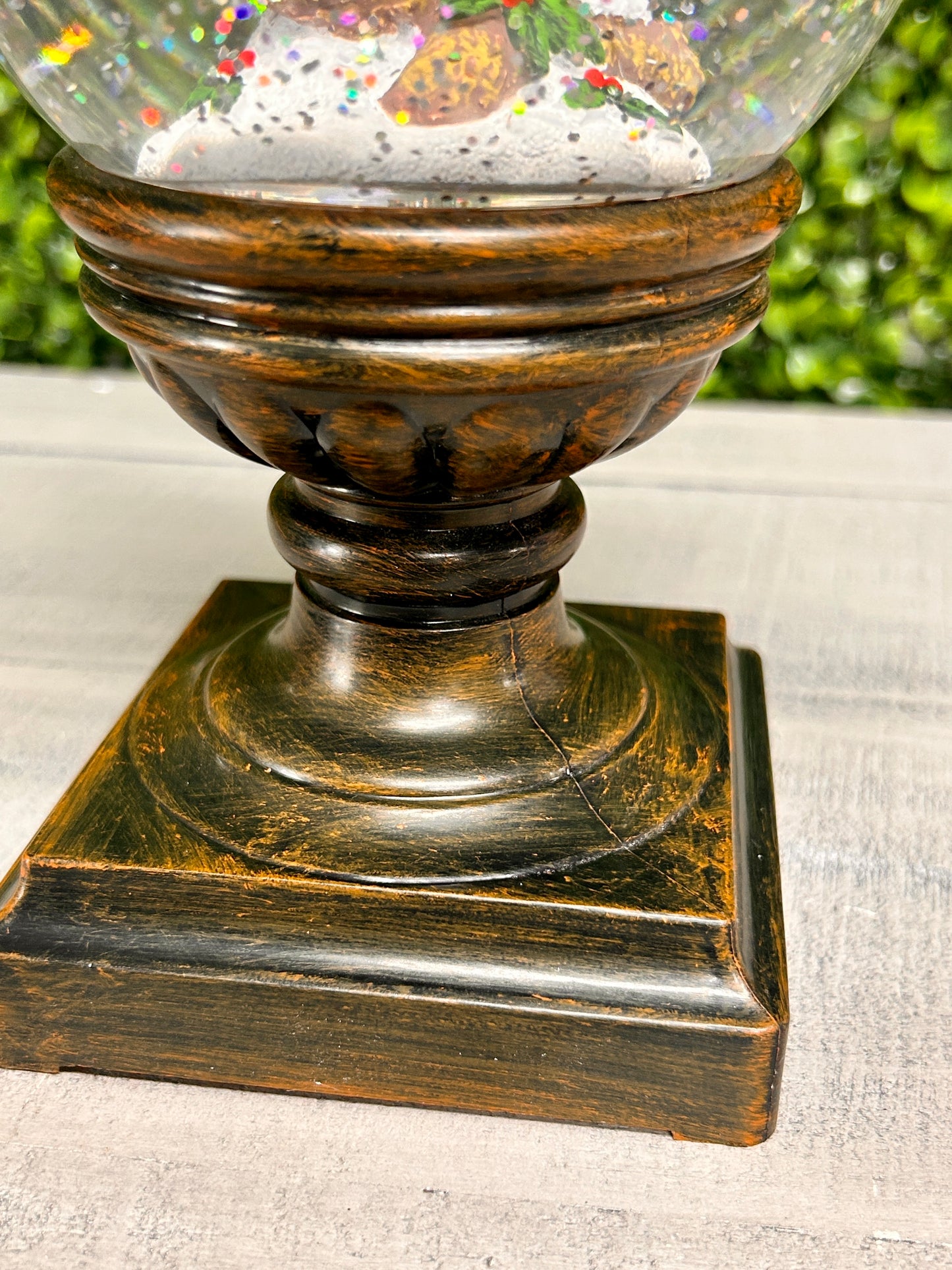 Acrylic Cardinal Globe On Stand With Sound Two Assorted