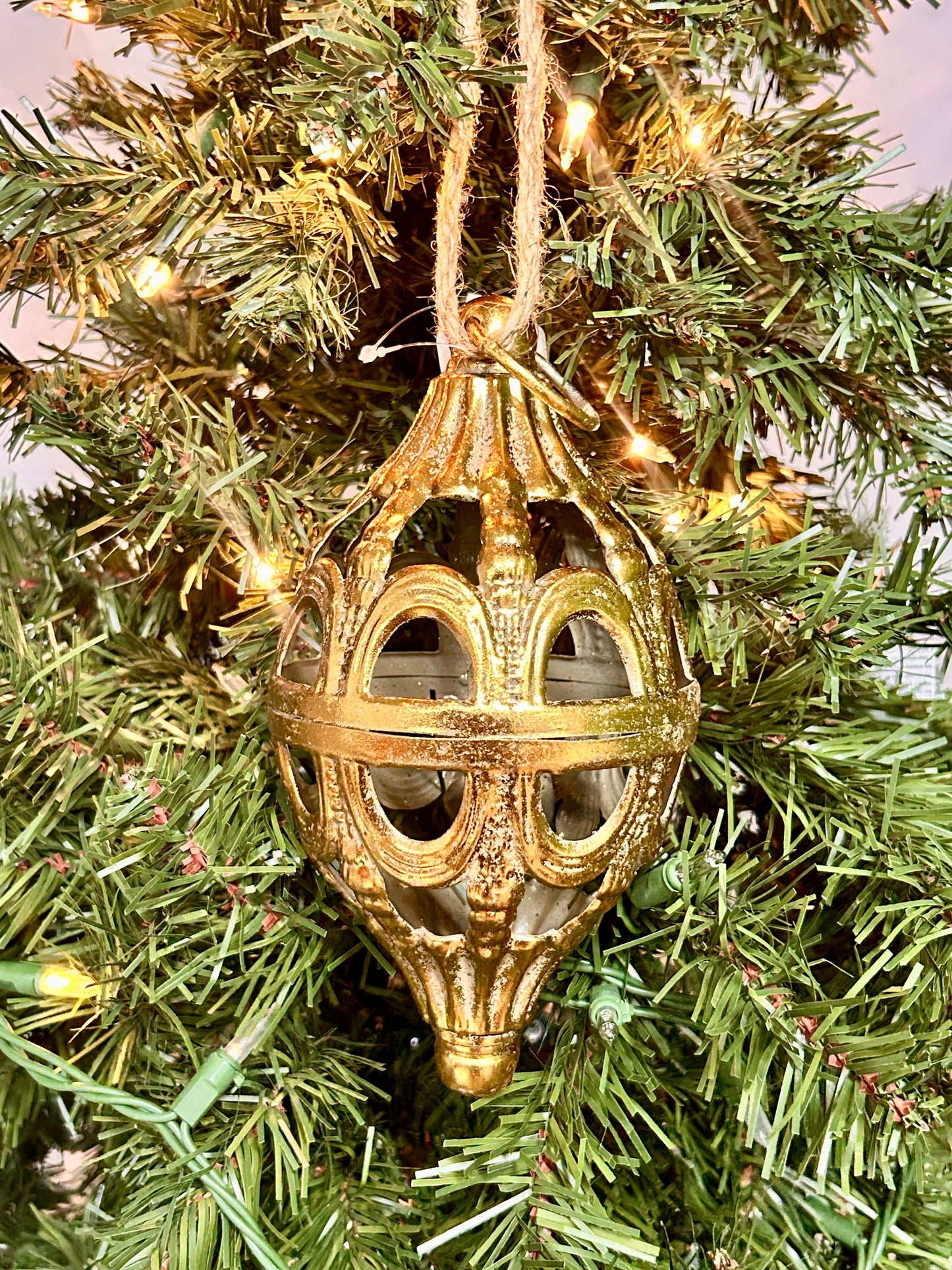 8 Inch Metal Filigree Gold Finial Ornament