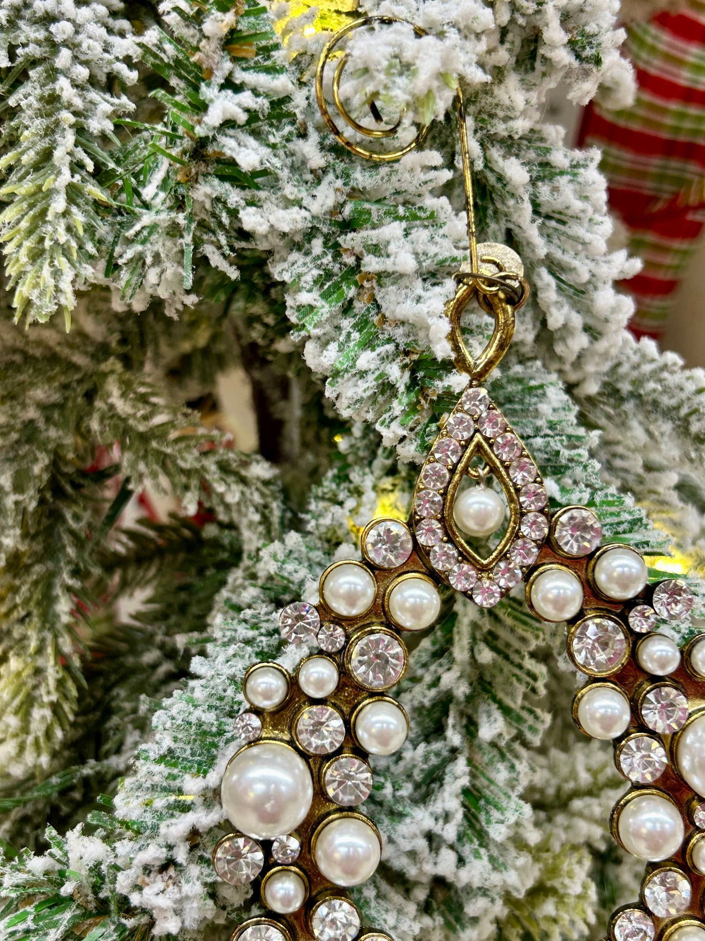 Hanging Gold Pearl Ornament Clip