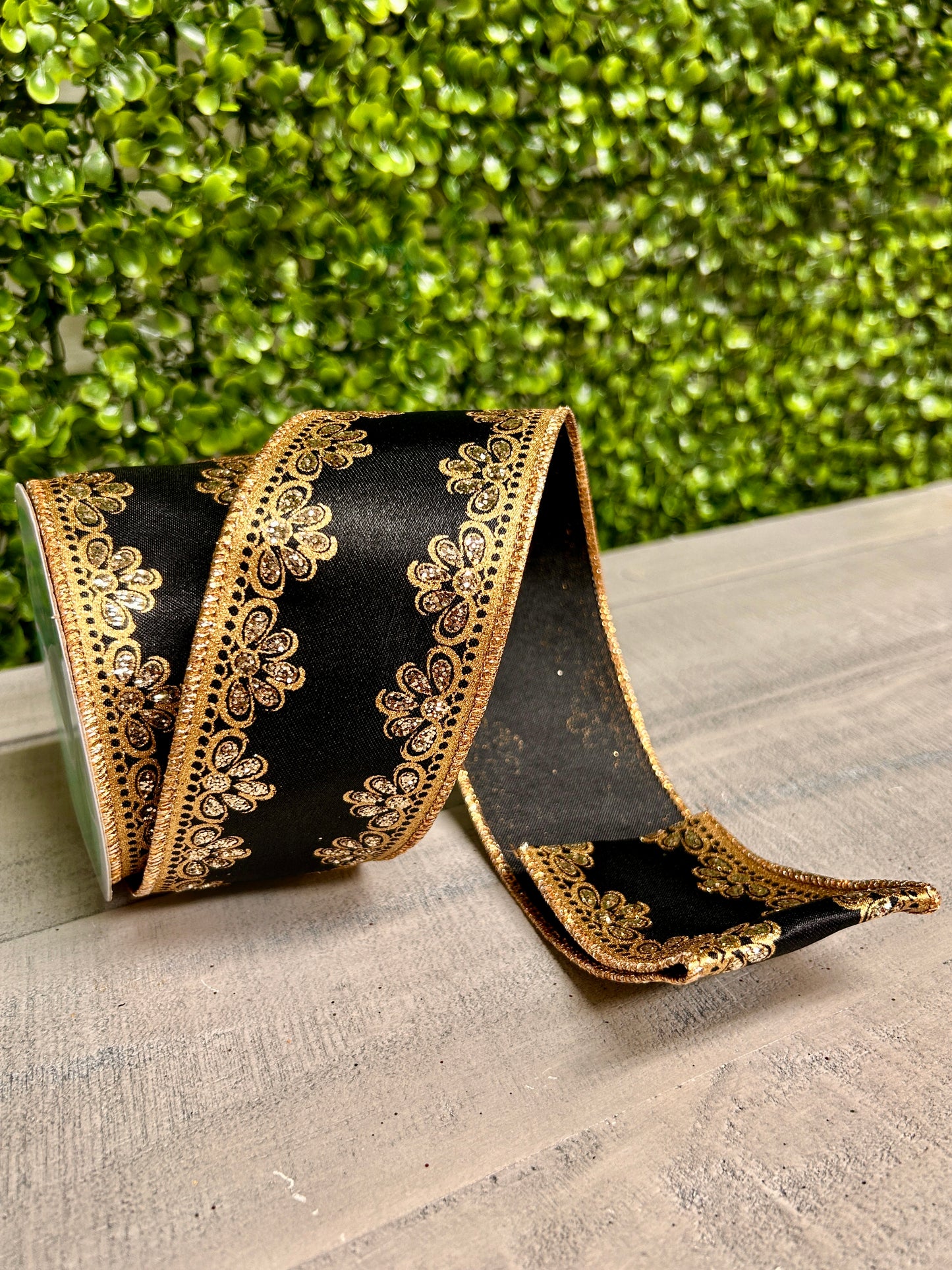 2.5 Inch By 10 Yard Black Gold And Champagne Lux Scallop Trim Ribbon