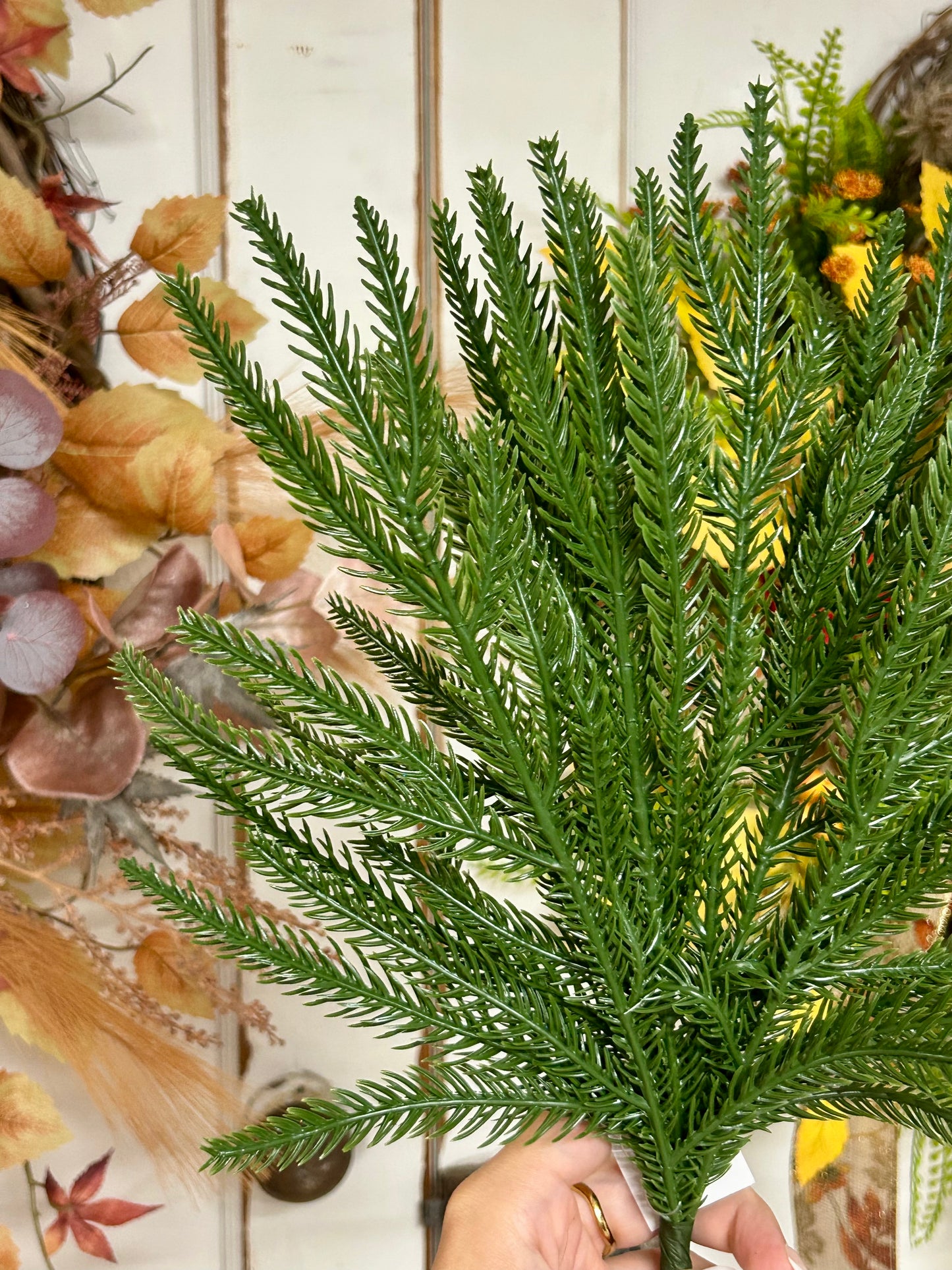 18 Inch Green Soft Norfolk Pine Spray