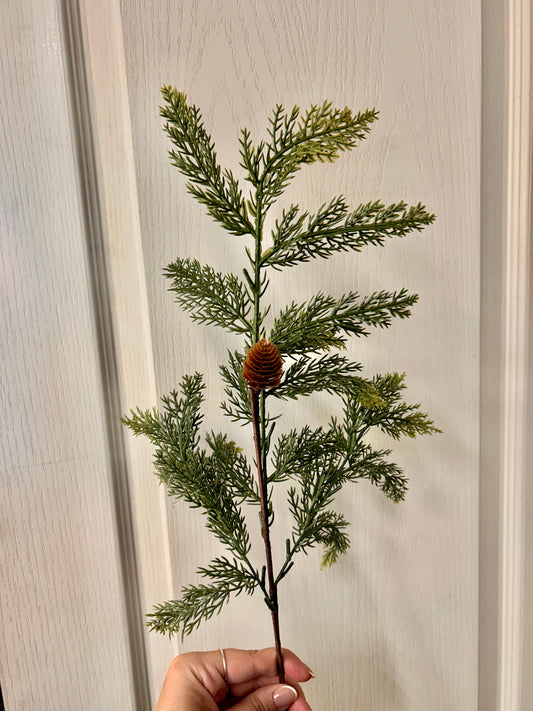 22.5 Inch Fresh Touch Cedar Spray